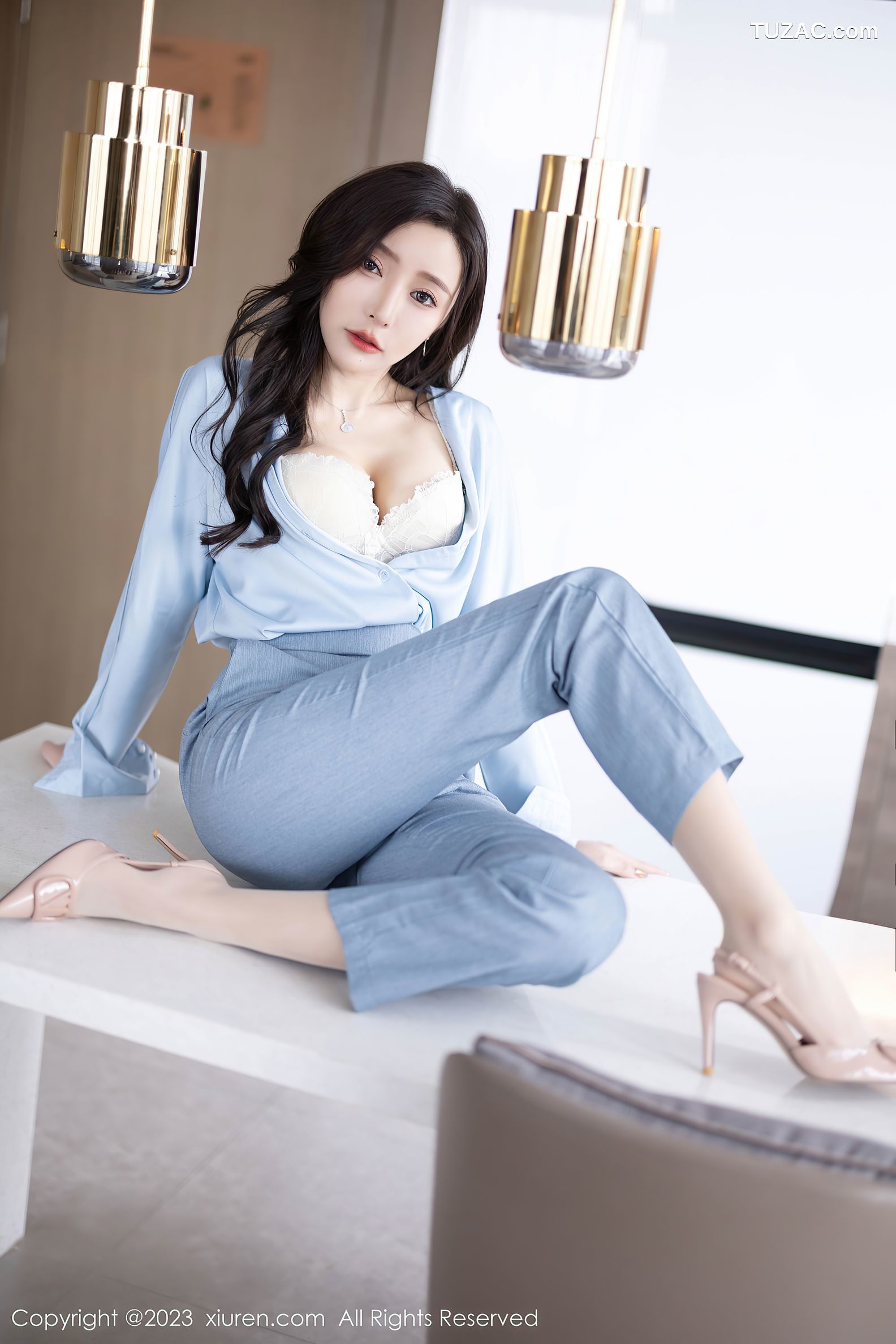 XiuRen秀人网-7123-王馨瑶yanni-浅蓝衬衫灰蓝长裤白蕾丝内衣-2023.07.21