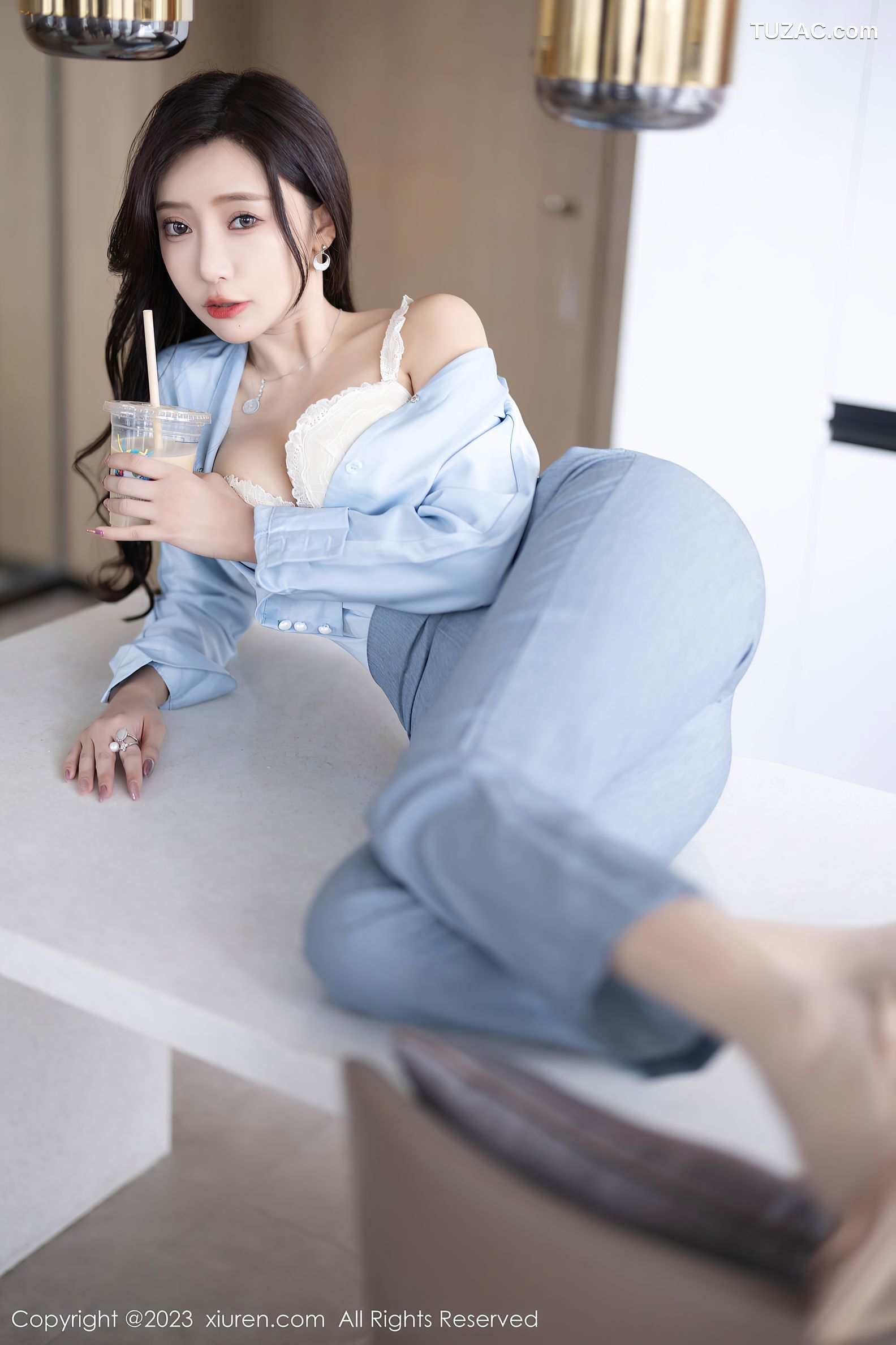 XiuRen秀人网-7123-王馨瑶yanni-浅蓝衬衫灰蓝长裤白蕾丝内衣-2023.07.21