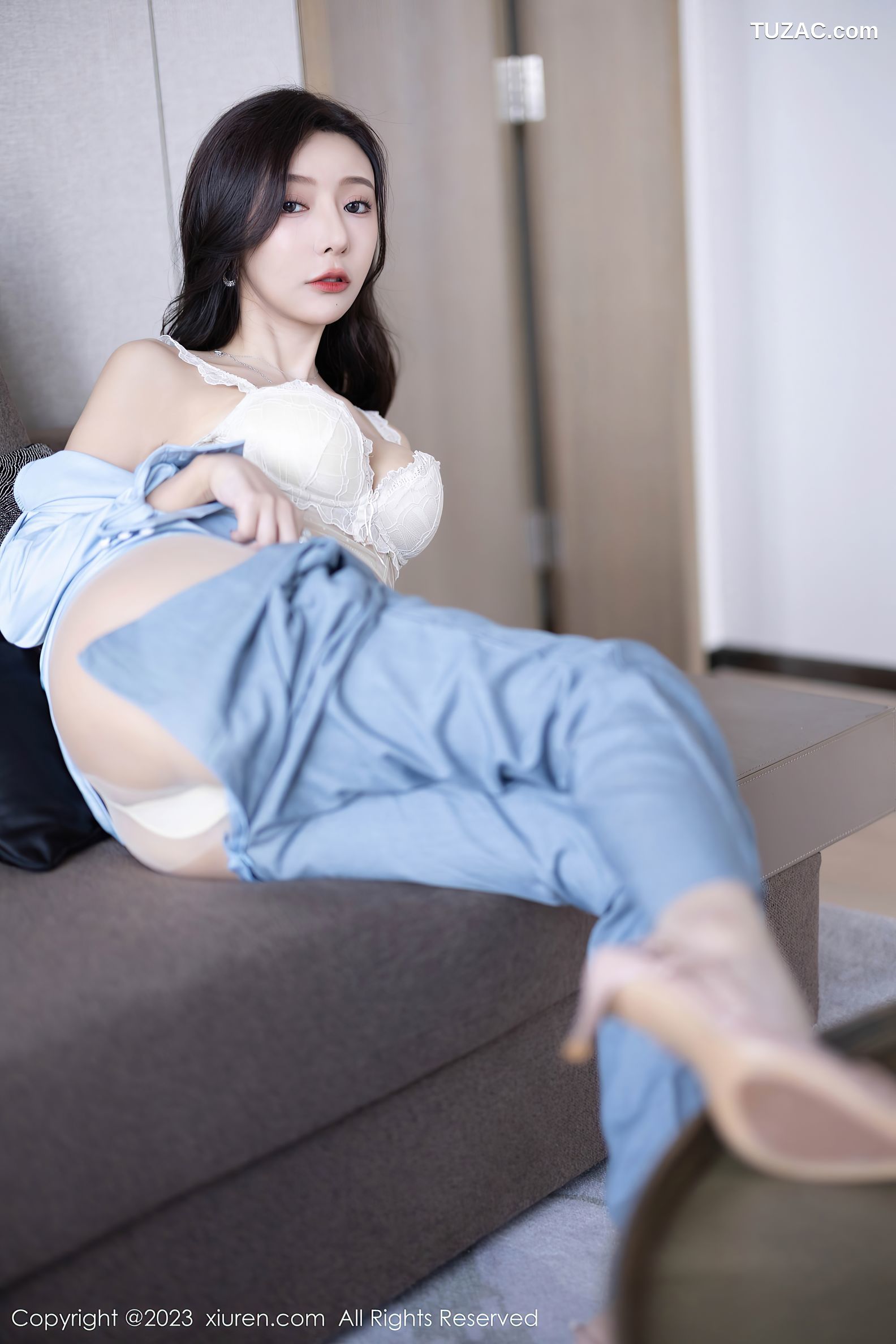 XiuRen秀人网-7123-王馨瑶yanni-浅蓝衬衫灰蓝长裤白蕾丝内衣-2023.07.21