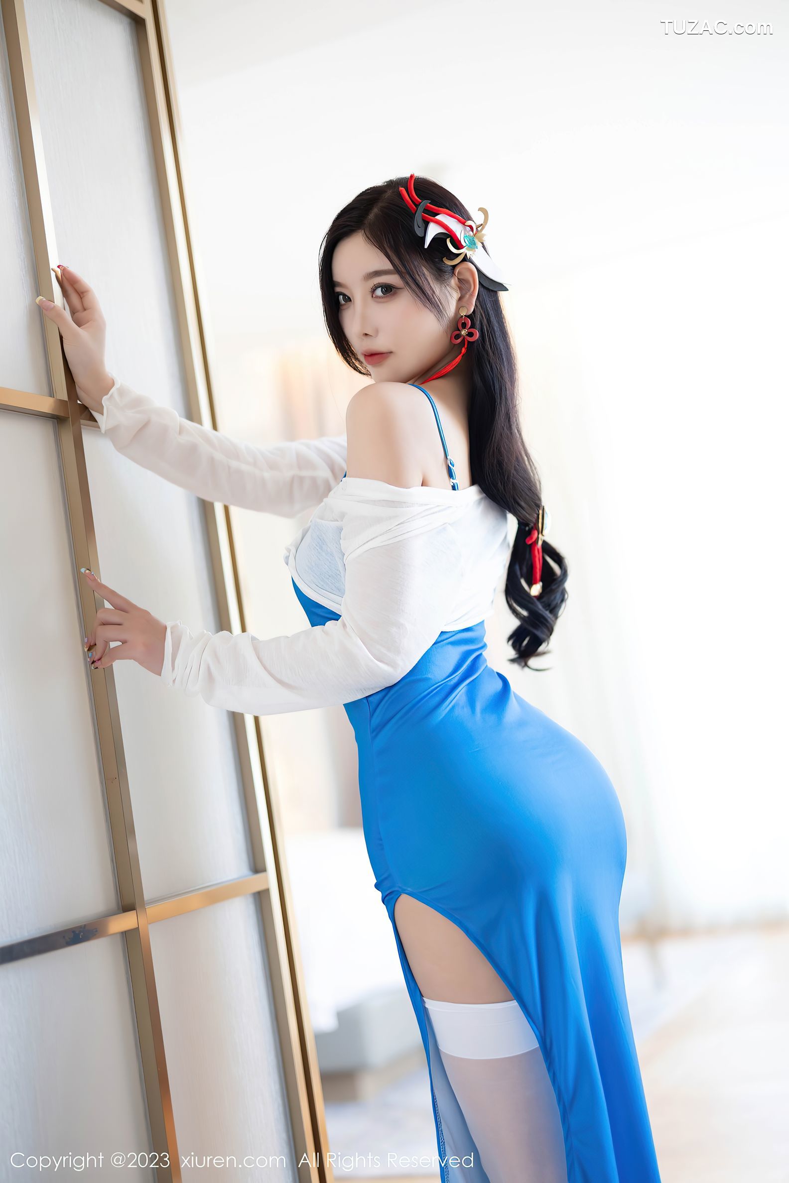 XiuRen秀人网-7135-杨晨晨Yome-浙江安吉旅拍-蓝吊带长裙灰蕾丝内衣-2023.07.25