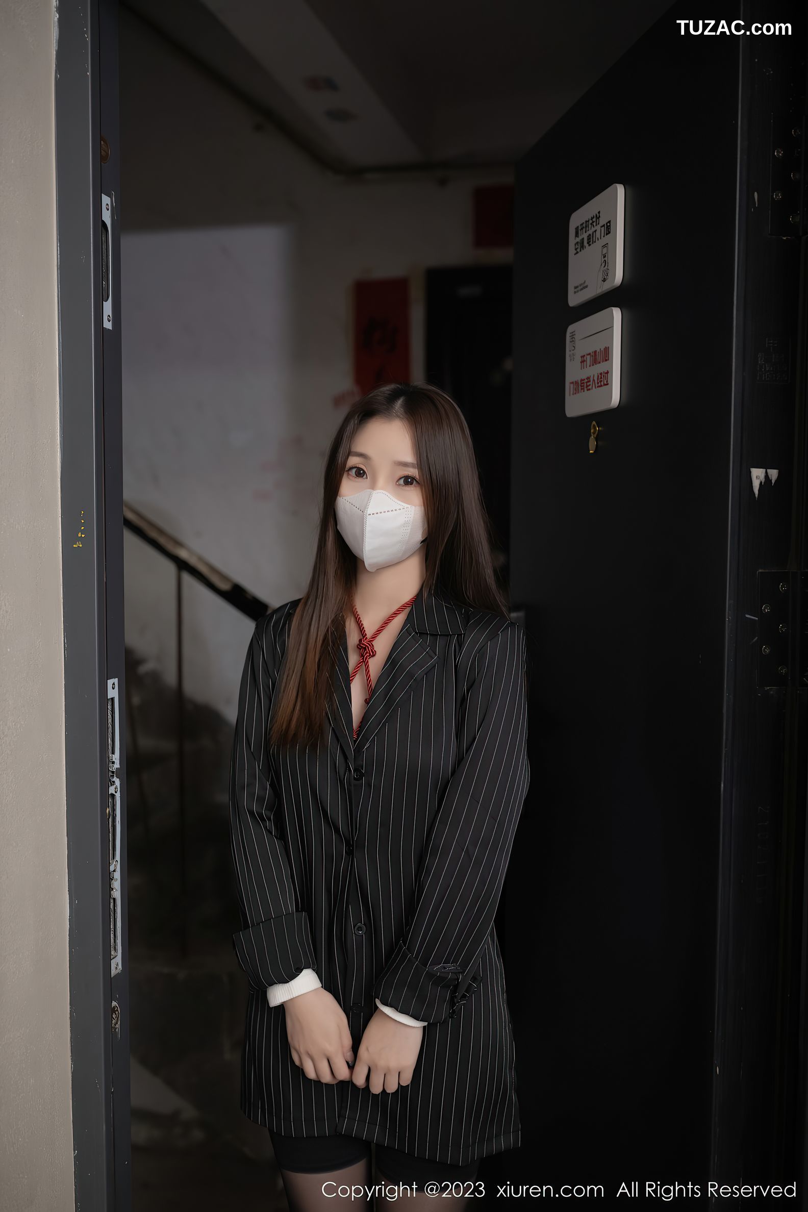 XiuRen秀人网-7141-杏子Yada-黑长外套白衫红绳绑缚黑丝-2023.07.26