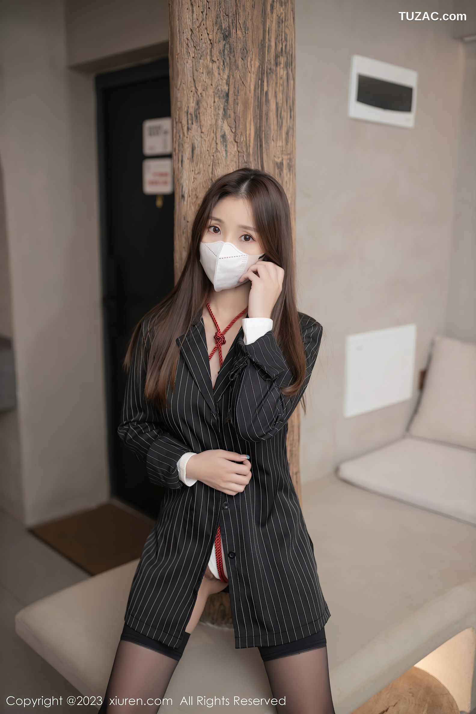 XiuRen秀人网-7141-杏子Yada-黑长外套白衫红绳绑缚黑丝-2023.07.26