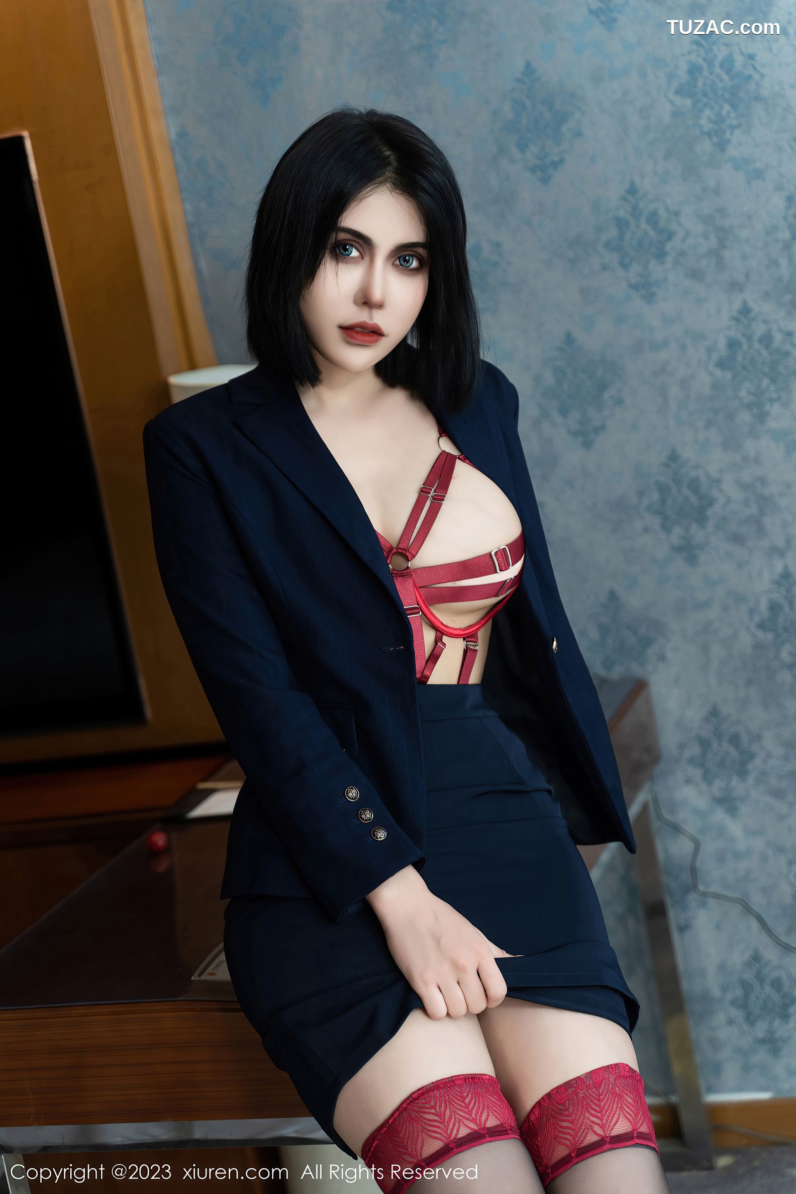 XiuRen秀人网-7142-S纯一-中俄混血深蓝职业装红色情趣内衣-2023.07.27