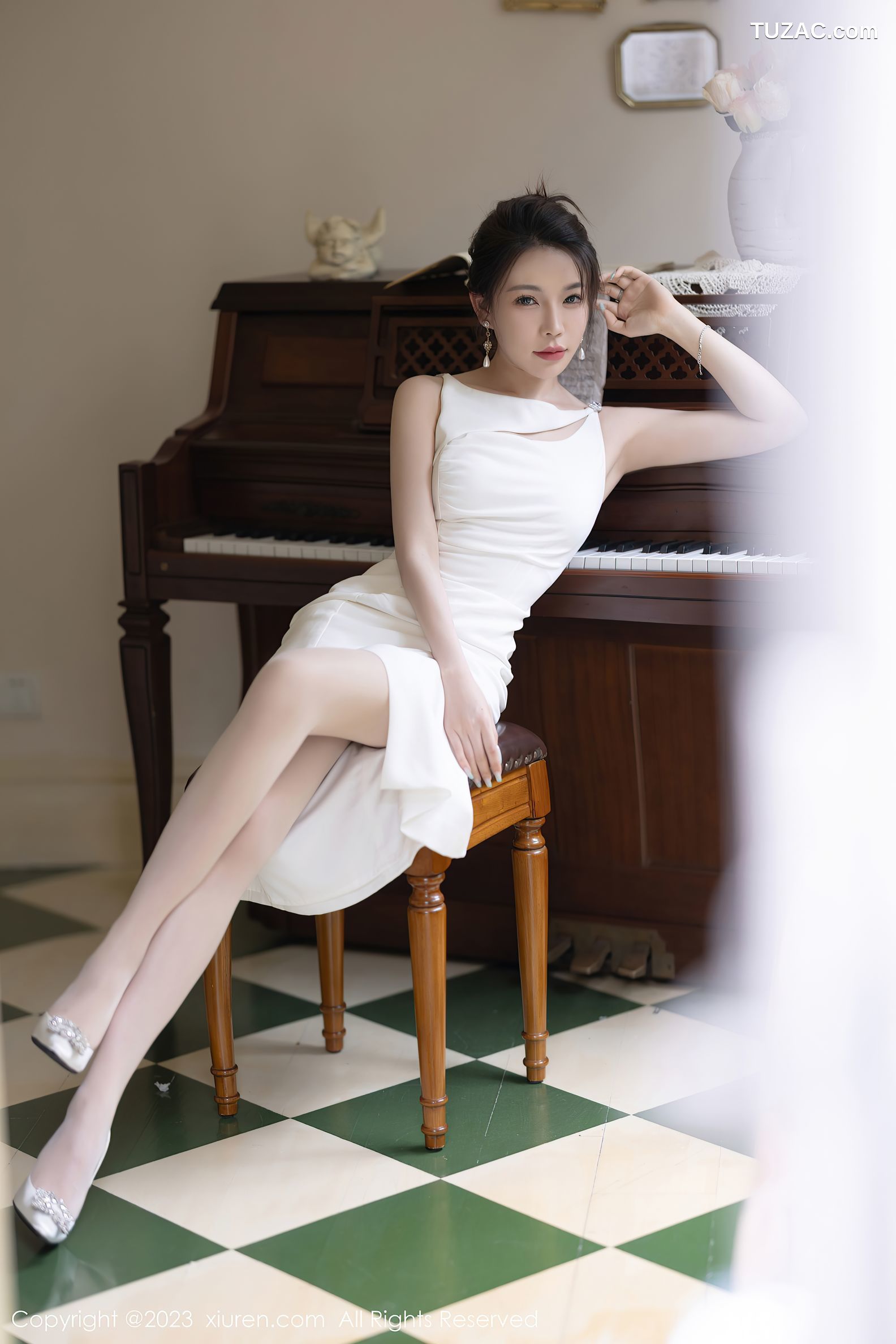 XiuRen秀人网-7155-徐莉芝Booty-白吊带裙白色轻透蕾丝情趣内衣-2023.07.28