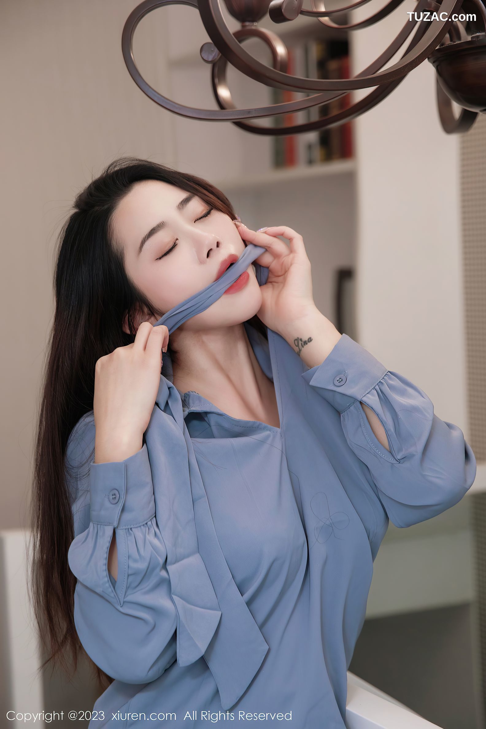 XiuRen秀人网-7179-严利娅Yuliya-灰黑职业装蕾丝内衣黑丝-2023.08.03