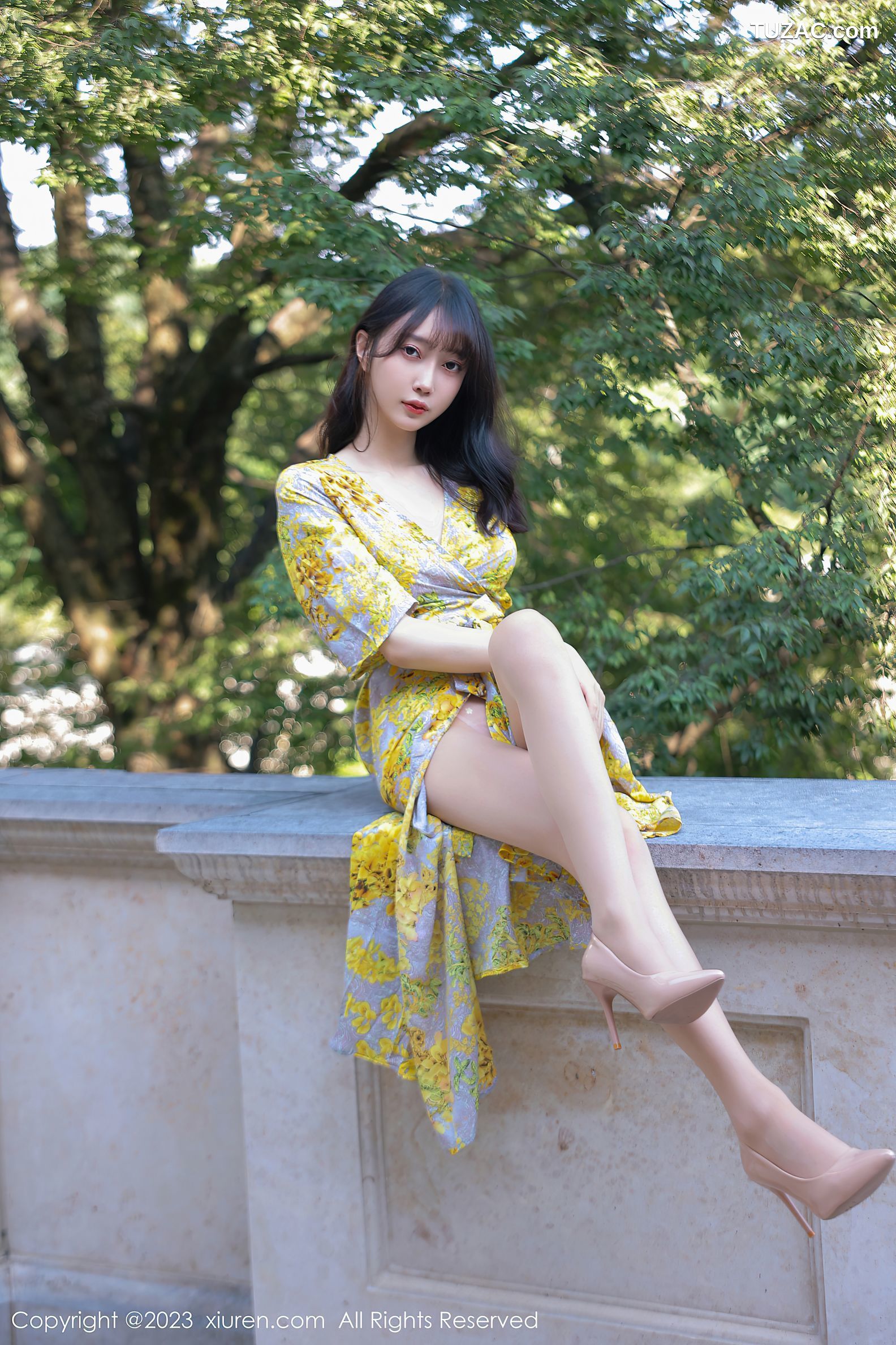 XiuRen秀人网-7186-玥儿玥er-杭州旅拍-黄花长裙淡紫色轻透内衣-2023.08.04