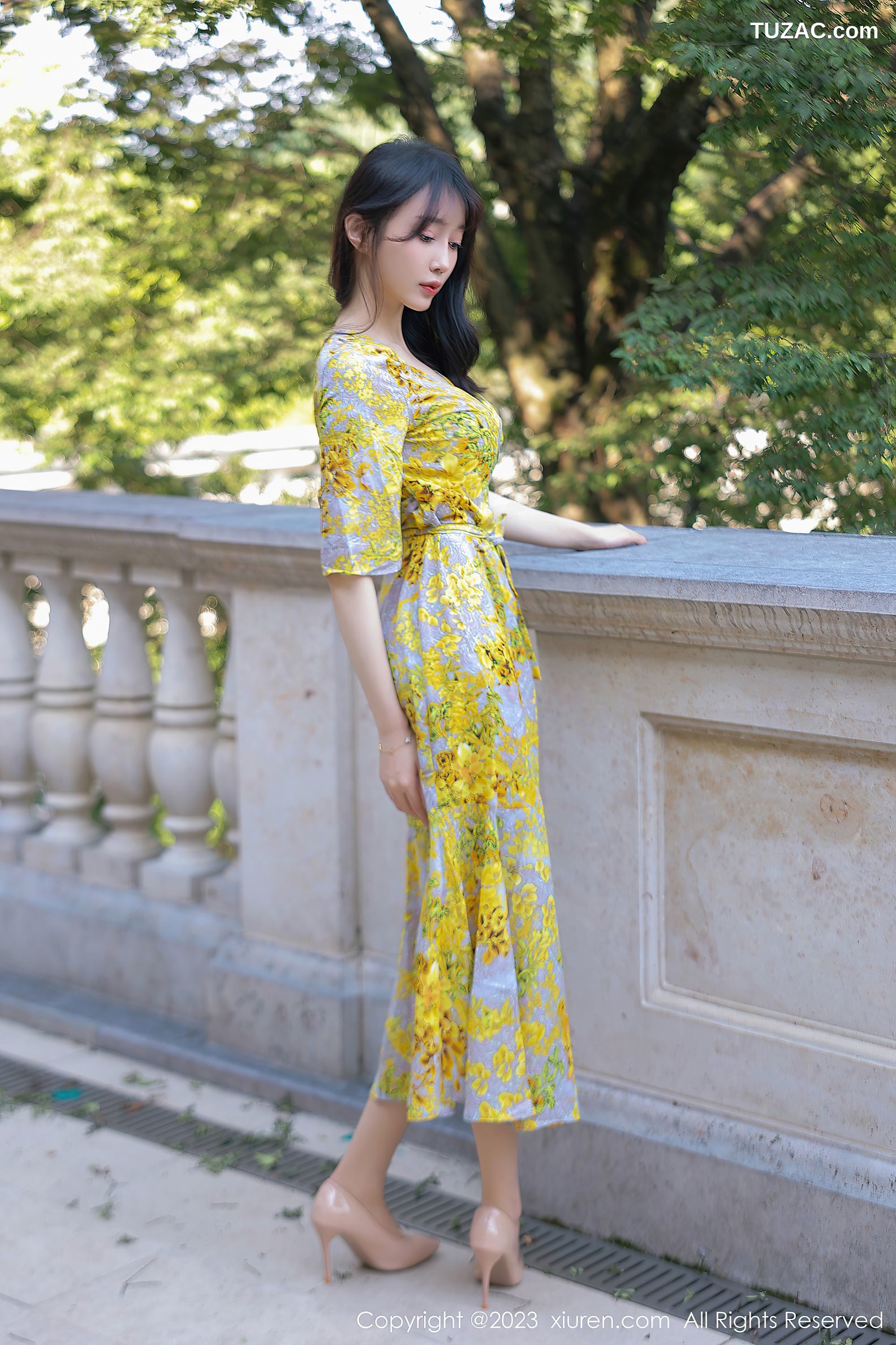 XiuRen秀人网-7186-玥儿玥er-杭州旅拍-黄花长裙淡紫色轻透内衣-2023.08.04