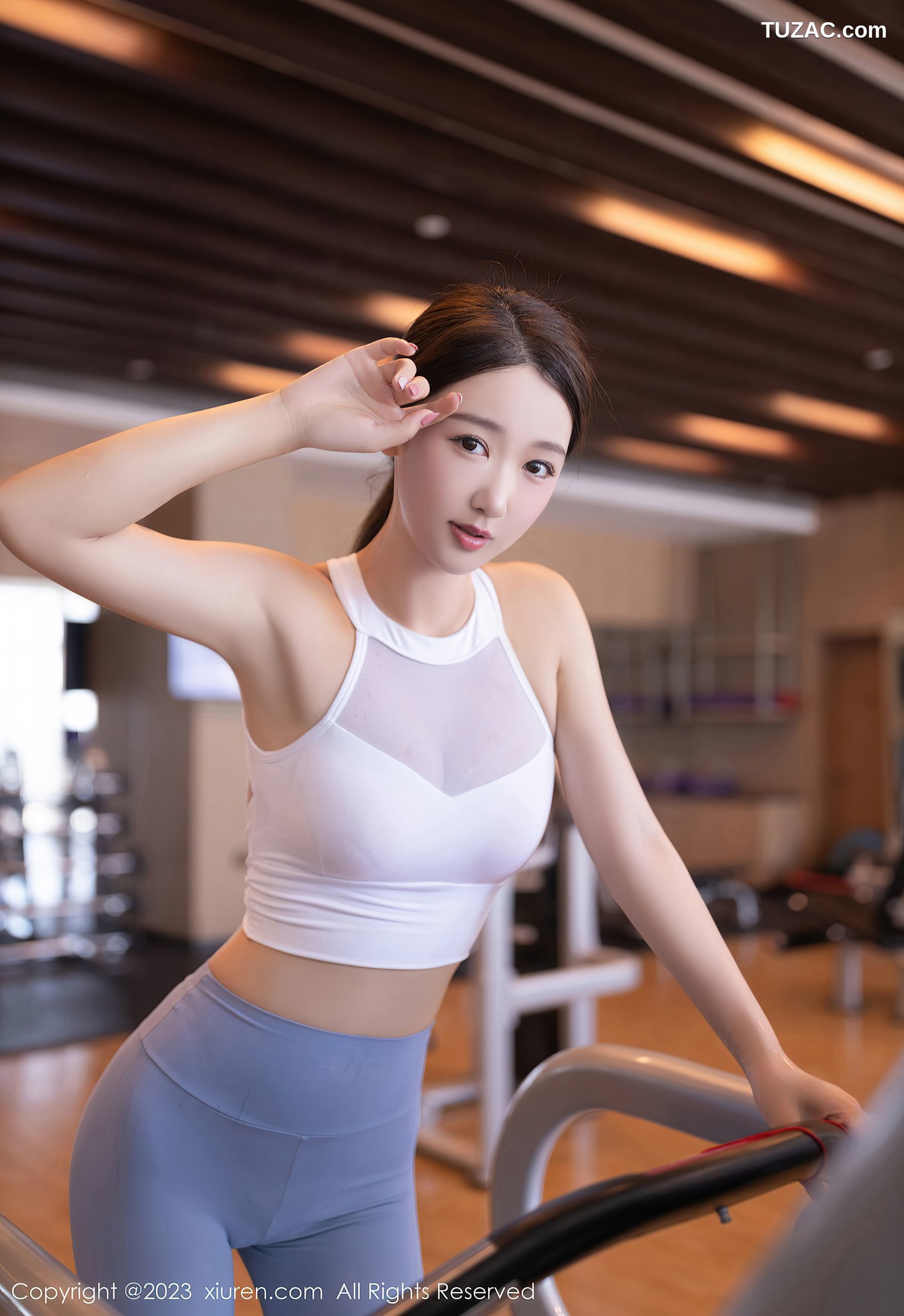 XiuRen秀人网-7197-唐安琪-澳门旅拍-白背心灰蓝紧身瑜伽服健身馆-2023.08.07