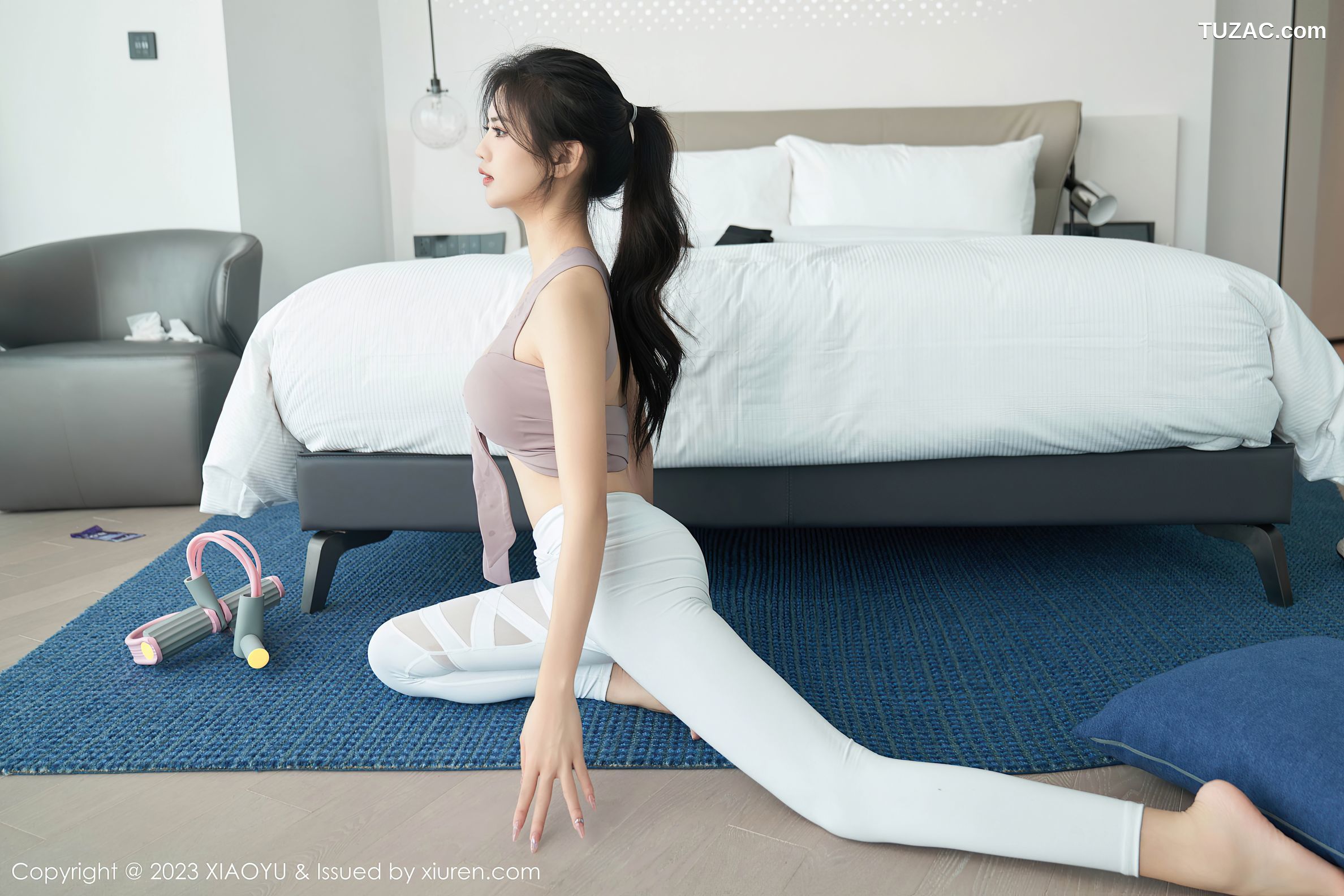 XiuRen秀人网-7213-浅浅Danny-淡紫背心白色紧身裤-2023.08.10