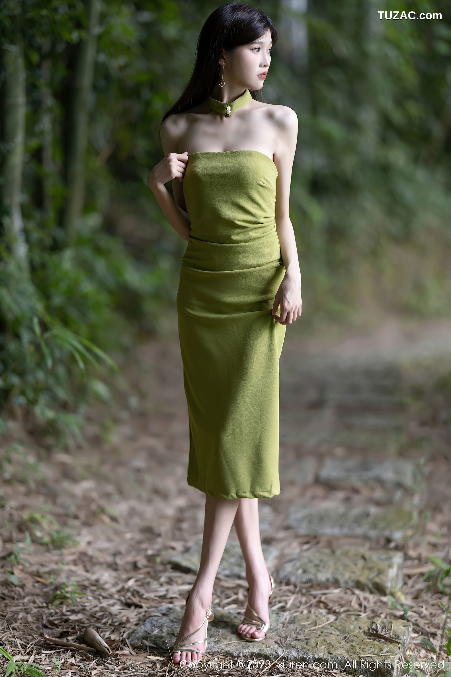 XiuRen秀人网-7241-程程程-果绿色露肩连衣长裙珠链内衣-2023.08.16