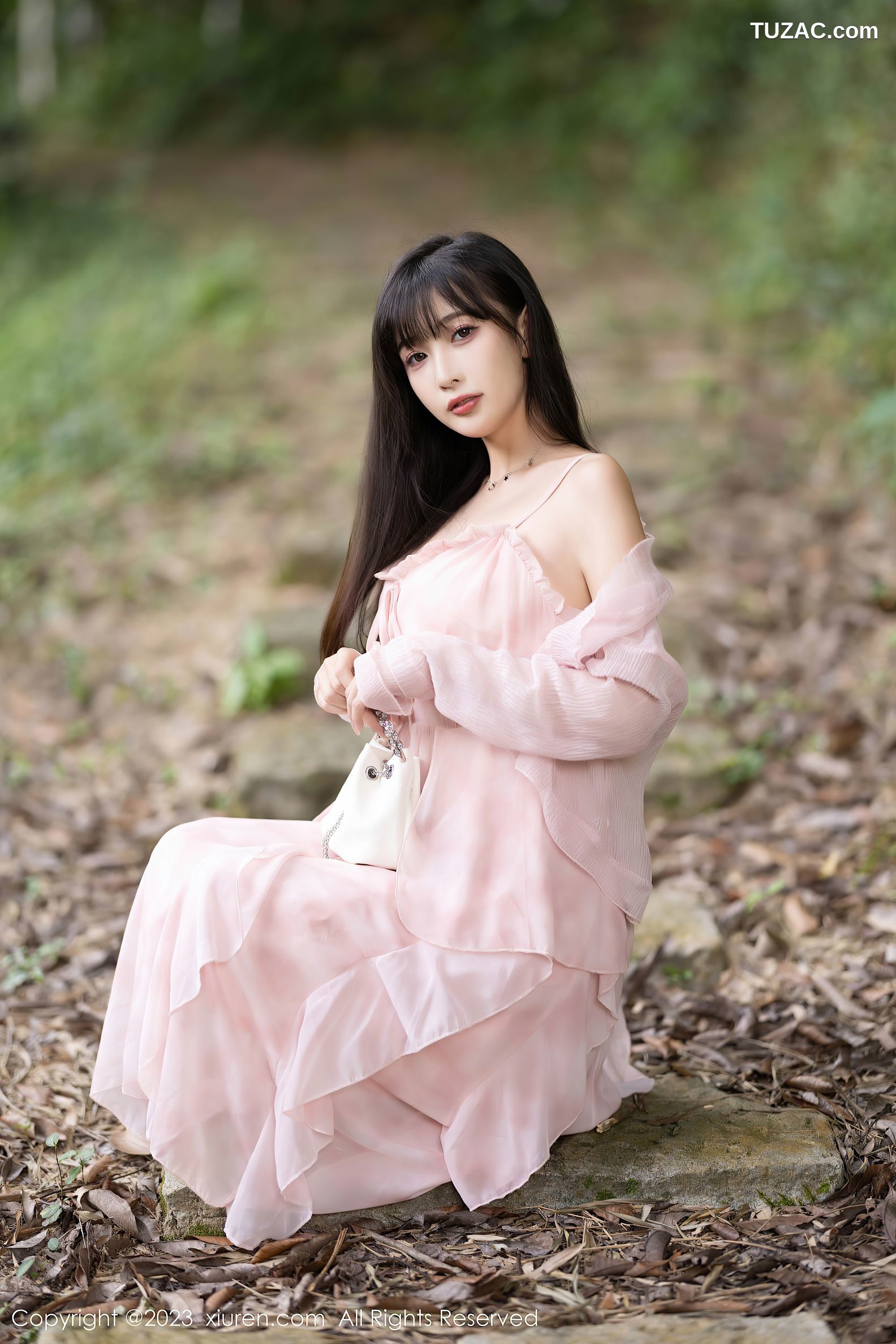 XiuRen秀人网-7263-林星阑-安吉旅拍-粉色连衣裙粉色情趣内衣-2023.08.21