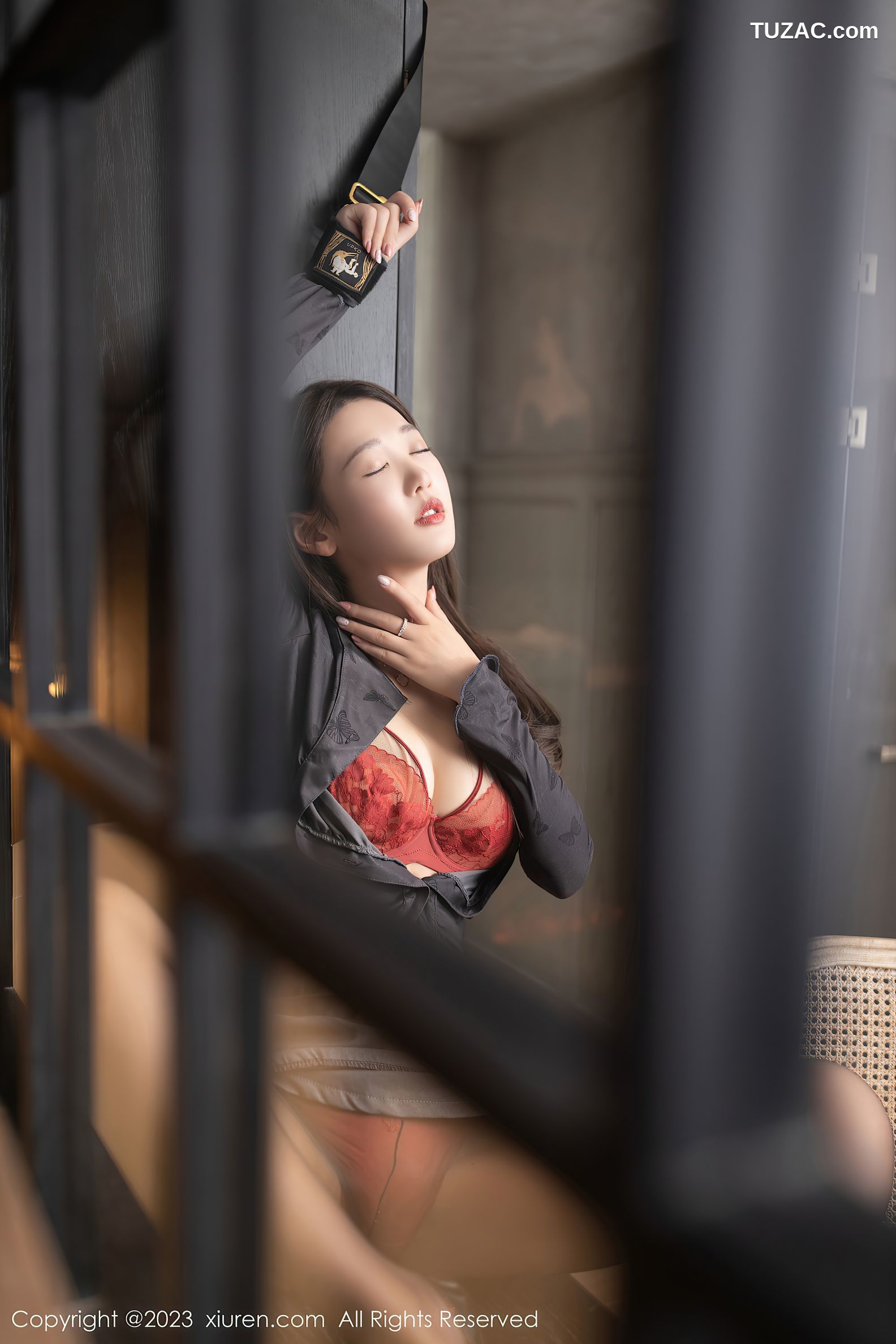 XiuRen秀人网-7298-唐安琪-五十度黑OL套装红色蕾丝内衣黑丝绑缚-2023.08.28