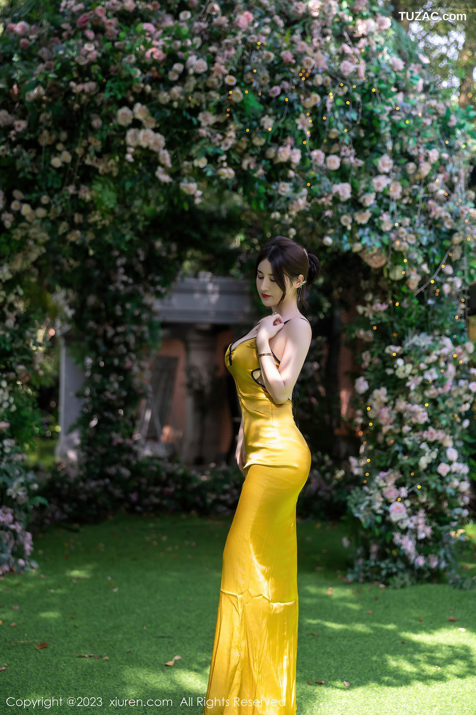 XiuRen秀人网-7302-诗诗kiki-黄色吊带长裙-2023.08.29