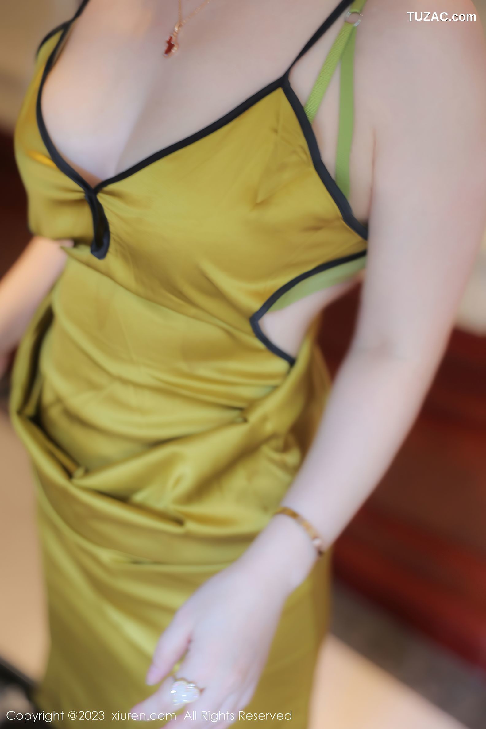 XiuRen秀人网-7302-诗诗kiki-黄色吊带长裙-2023.08.29