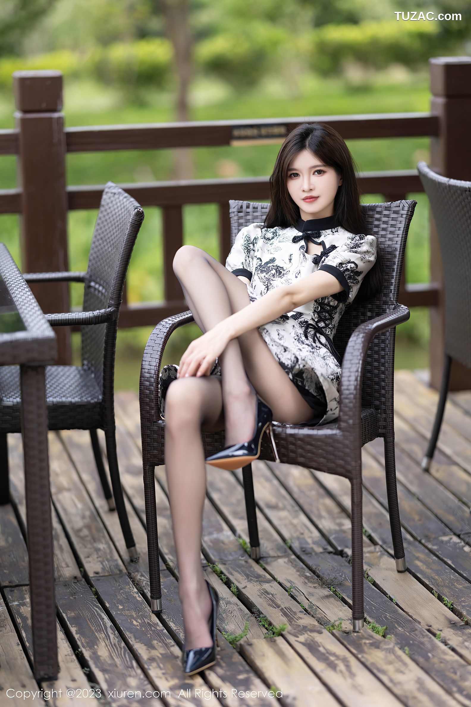 XiuRen秀人网-7320-程程程-安吉旅拍-印花白色古风连衣裙白色蕾丝内衣黑丝-2023.09.01