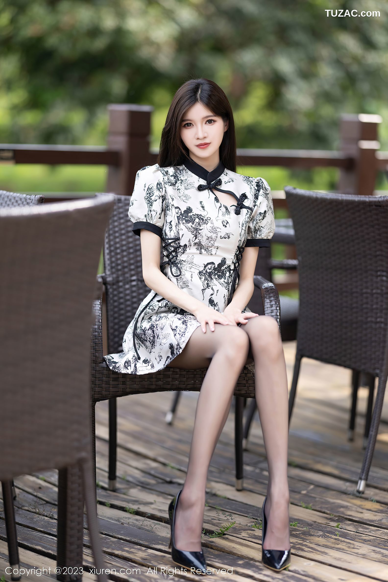 XiuRen秀人网-7320-程程程-安吉旅拍-印花白色古风连衣裙白色蕾丝内衣黑丝-2023.09.01