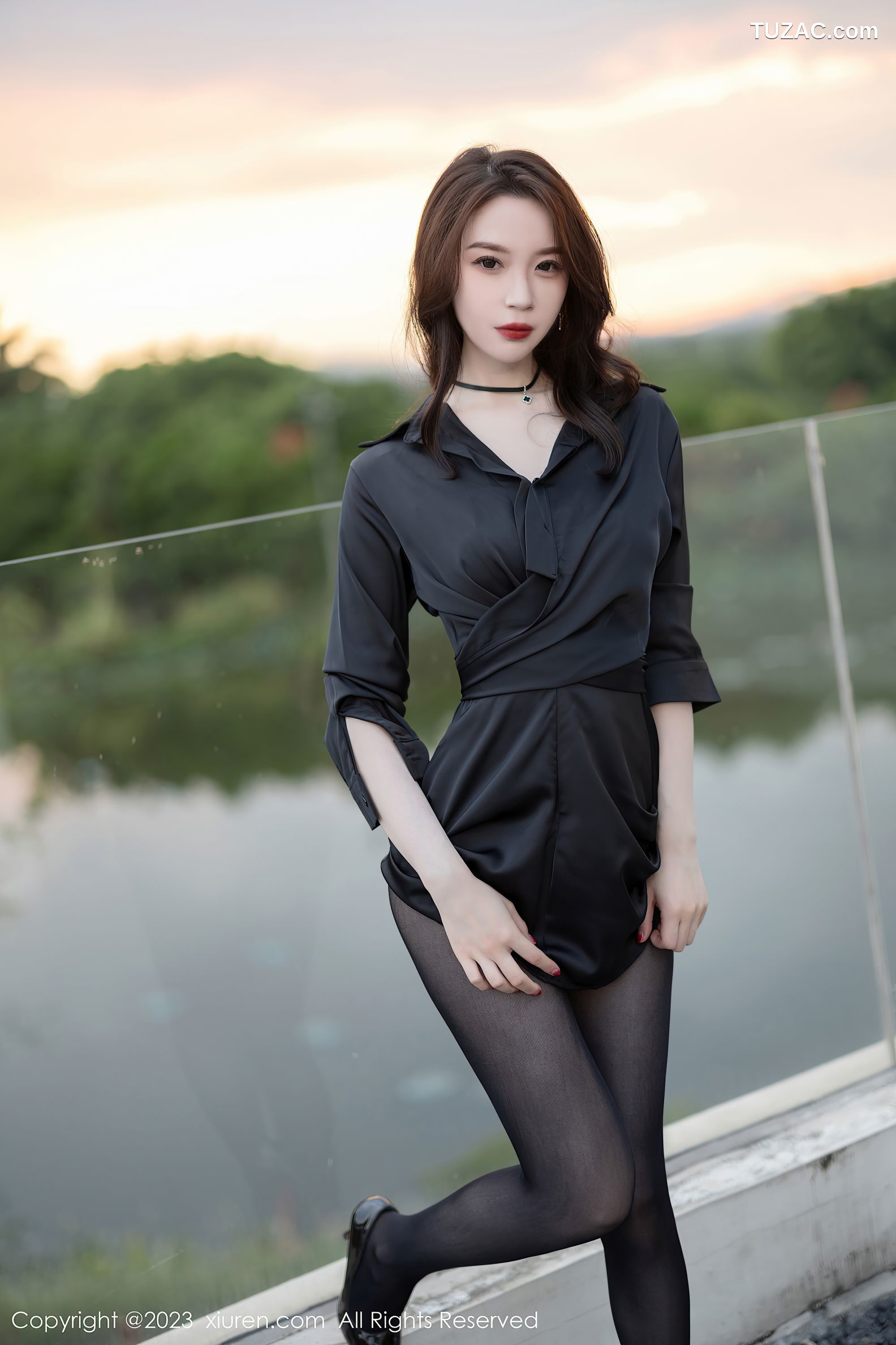 XiuRen秀人网-7332-梦心玥-黑色OL裙装黑色情趣内衣黑丝-2023.09.04