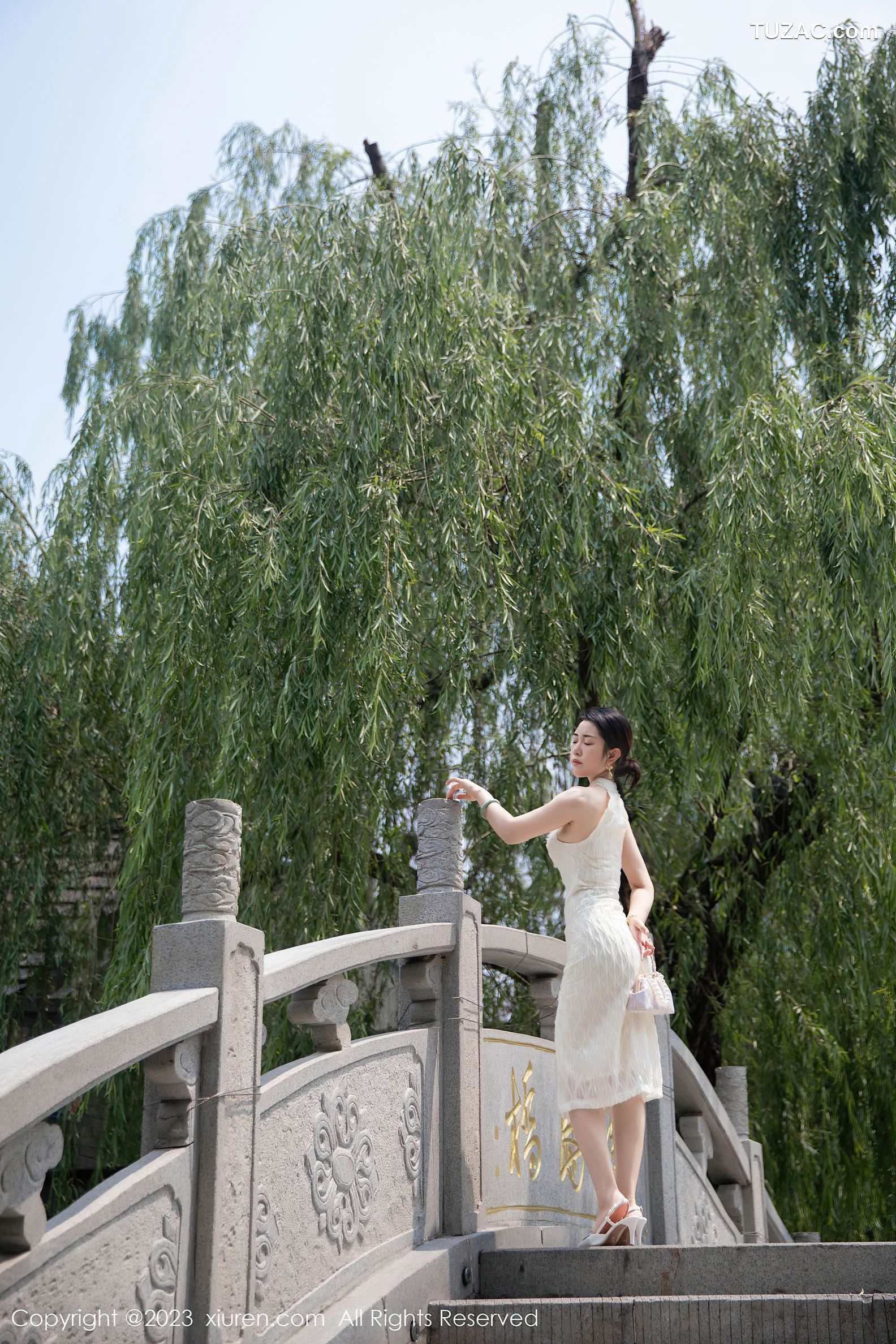 XiuRen秀人网-7435-严利娅Yuliya-白色旗袍爆乳-2023.09.25