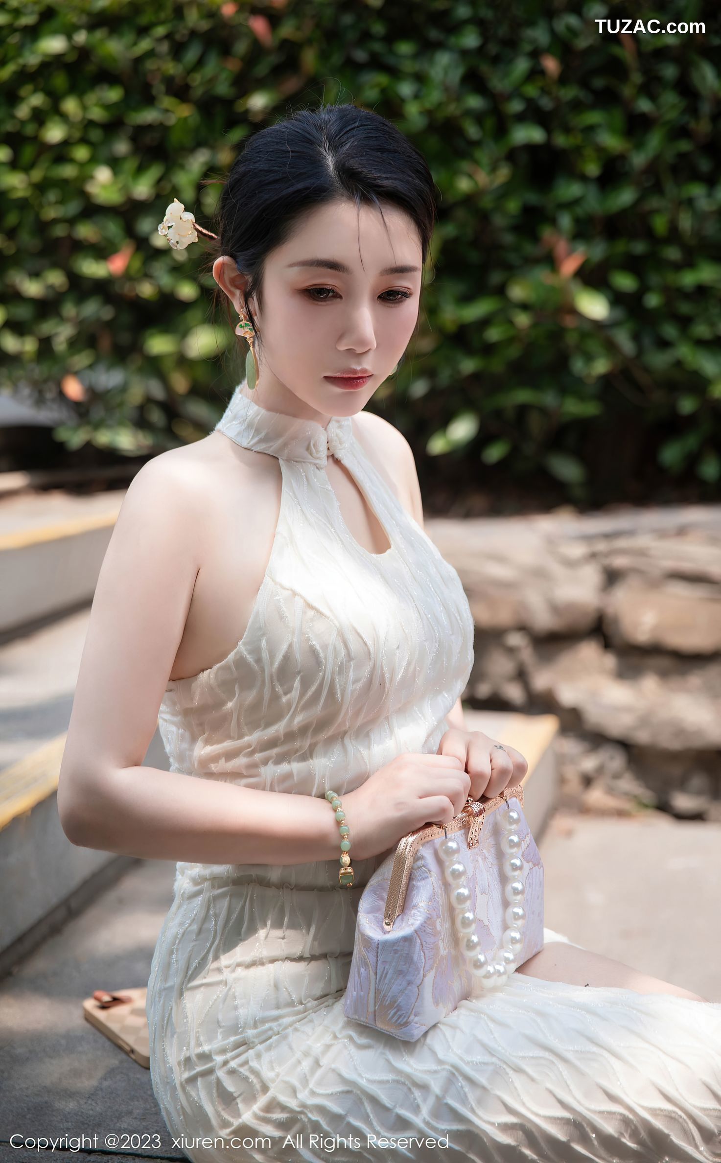 XiuRen秀人网-7435-严利娅Yuliya-白色旗袍爆乳-2023.09.25