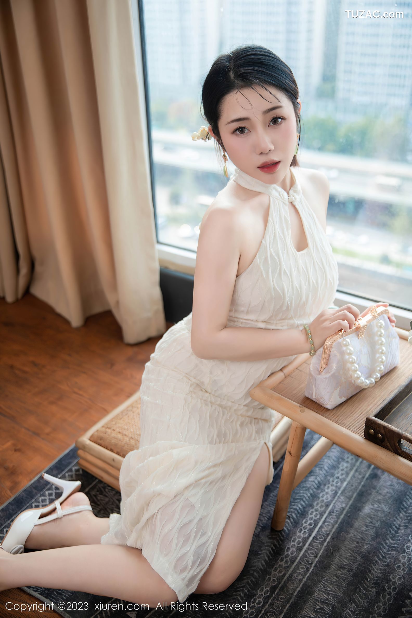 XiuRen秀人网-7435-严利娅Yuliya-白色旗袍爆乳-2023.09.25