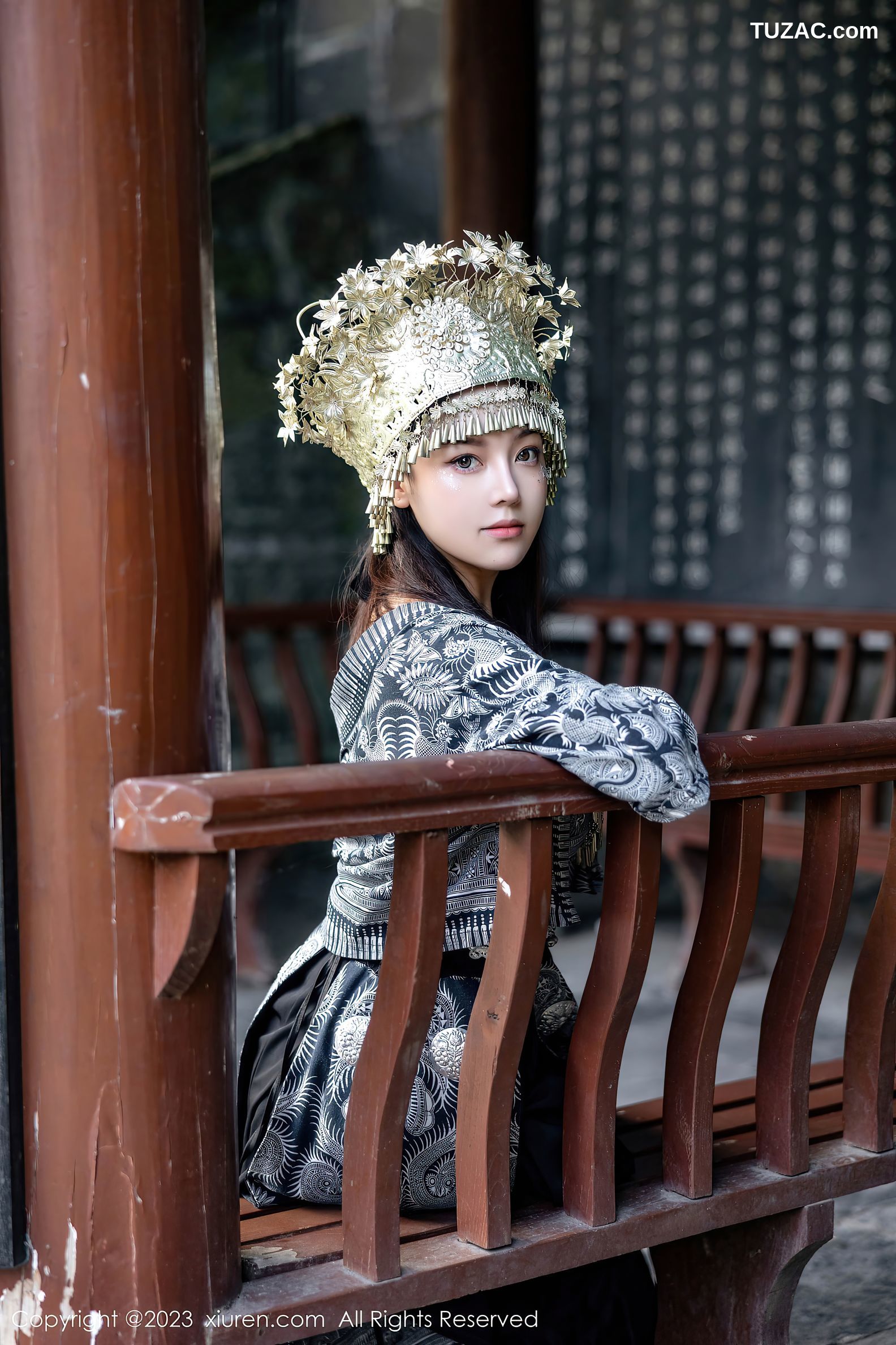 XiuRen秀人网-7448-豆瓣酱-银饰苗族服饰爆乳-2023.09.27