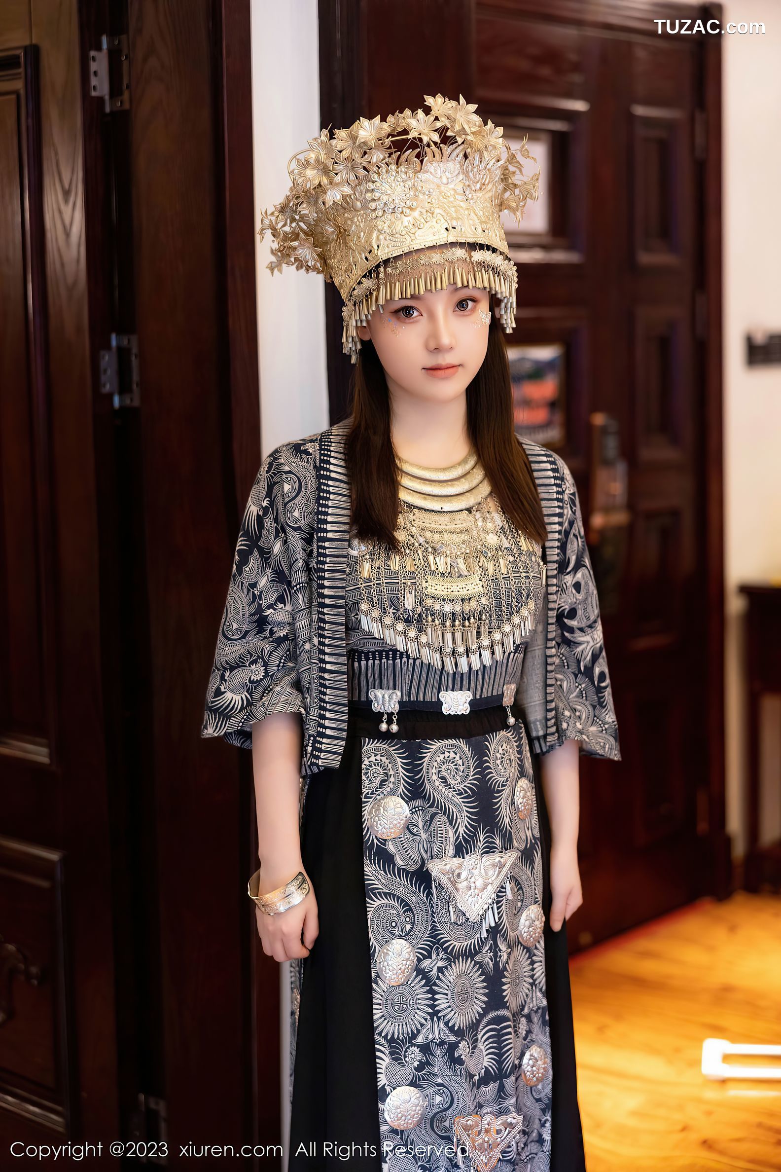 XiuRen秀人网-7448-豆瓣酱-银饰苗族服饰爆乳-2023.09.27