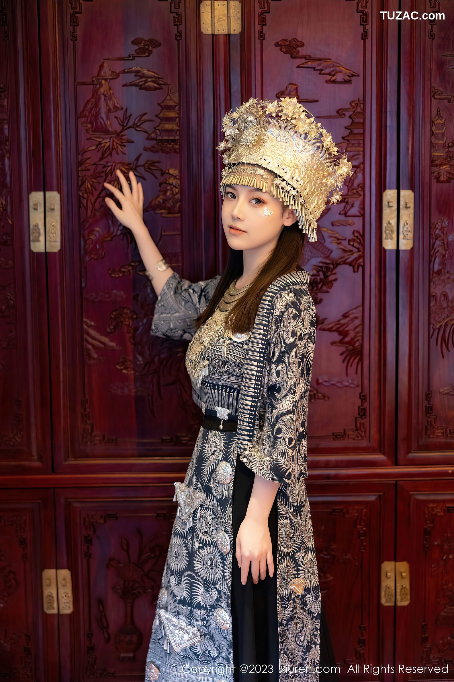 XiuRen秀人网-7448-豆瓣酱-银饰苗族服饰爆乳-2023.09.27