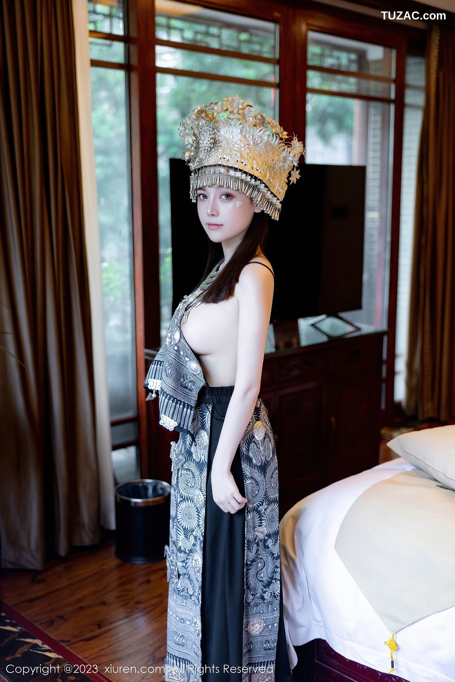 XiuRen秀人网-7448-豆瓣酱-银饰苗族服饰爆乳-2023.09.27