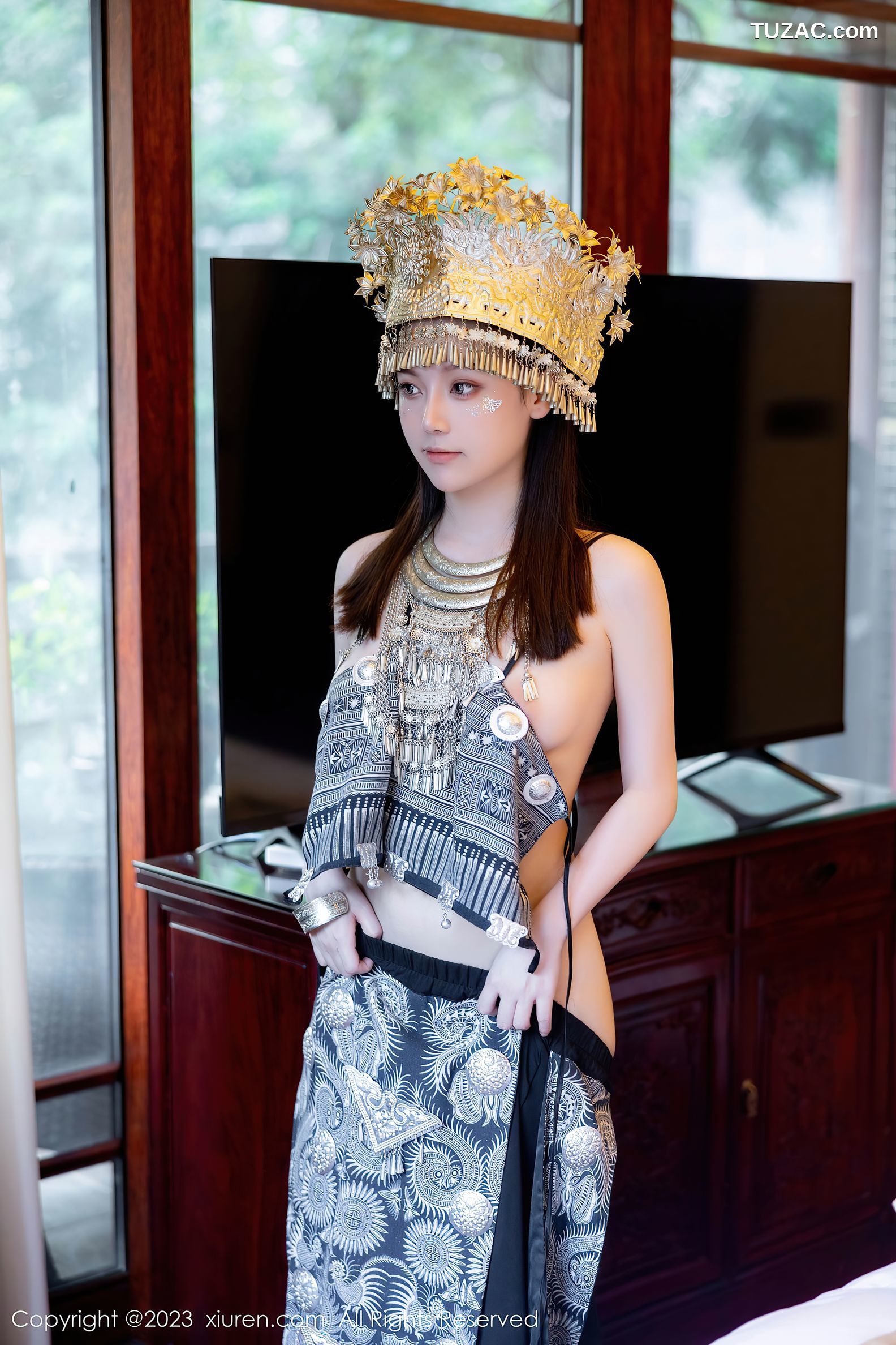 XiuRen秀人网-7448-豆瓣酱-银饰苗族服饰爆乳-2023.09.27