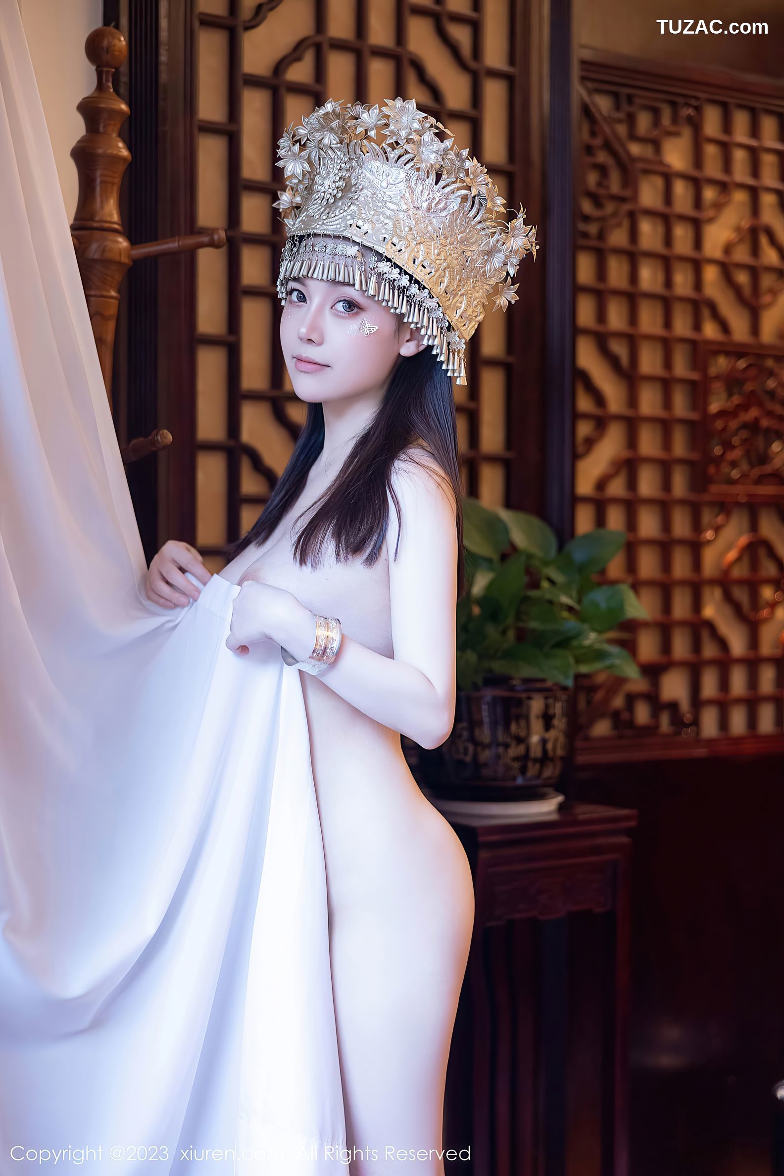 XiuRen秀人网-7448-豆瓣酱-银饰苗族服饰爆乳-2023.09.27