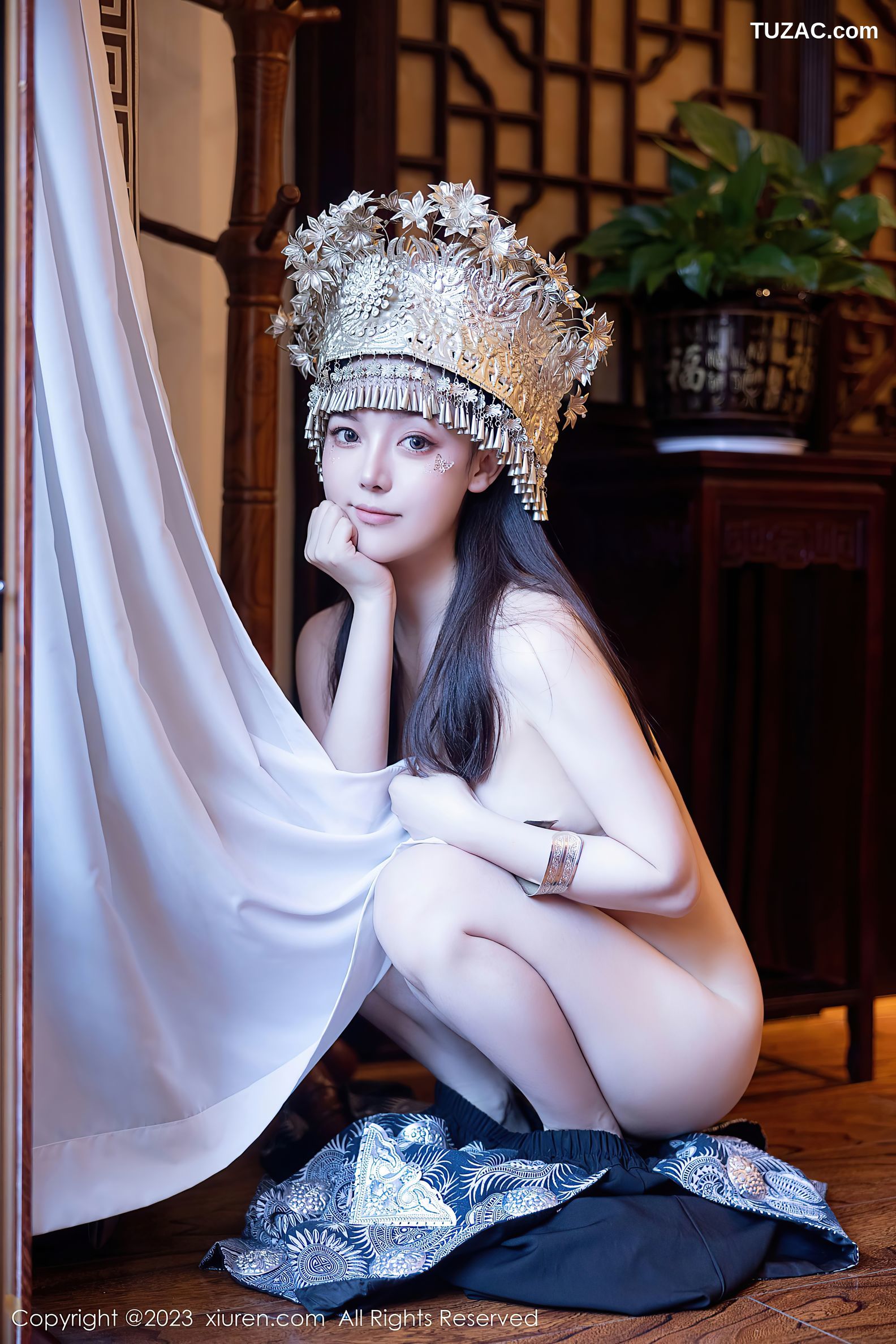XiuRen秀人网-7448-豆瓣酱-银饰苗族服饰爆乳-2023.09.27
