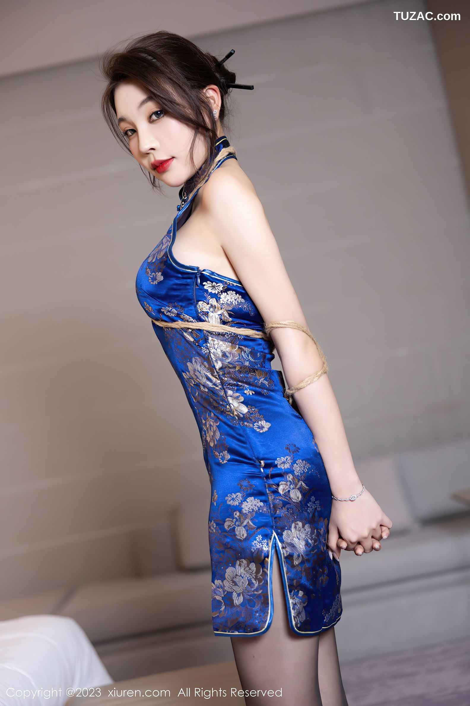 XiuRen秀人网-7453-徐莉芝Booty-蓝色旗袍捆绑黑丝-2023.09.27