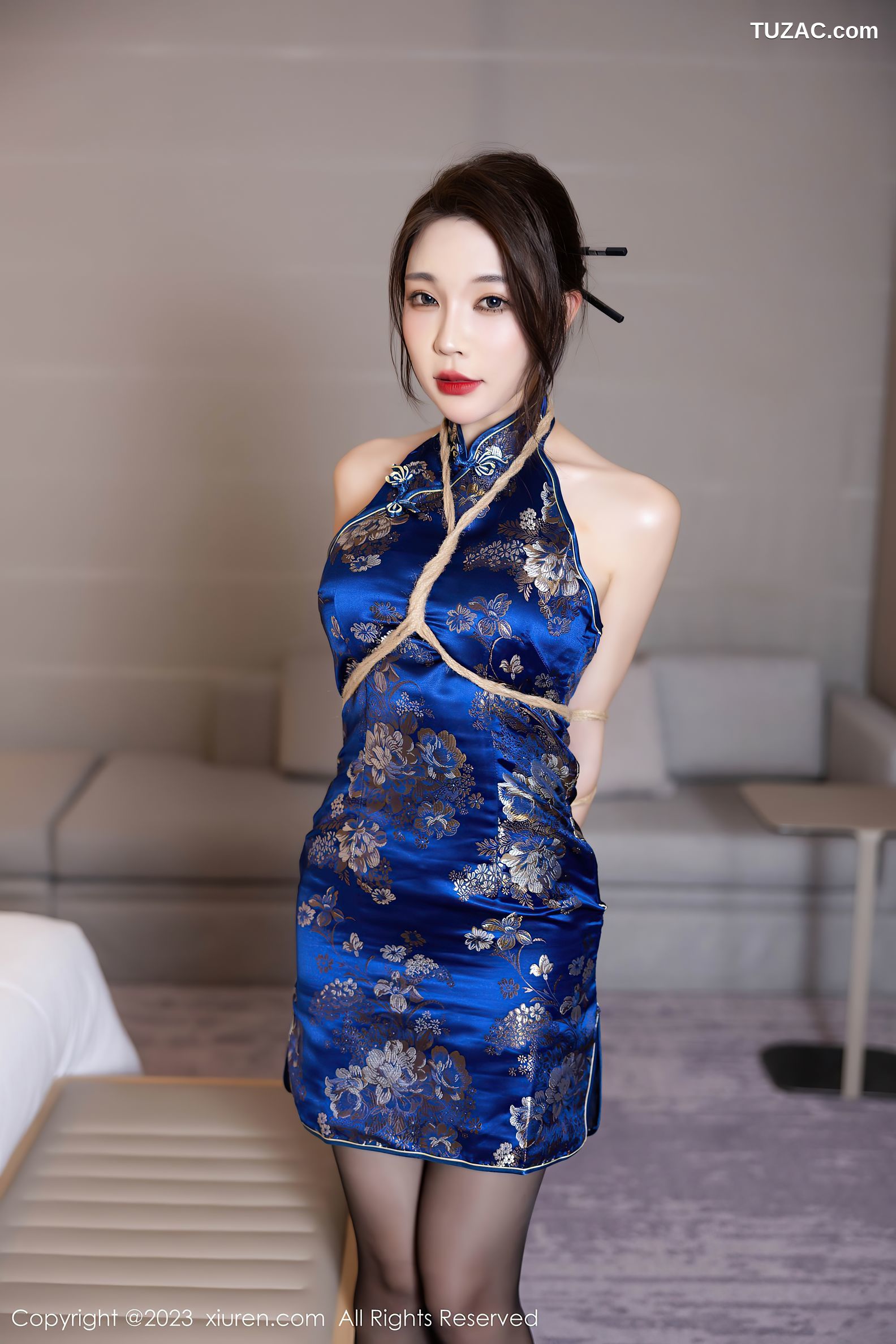 XiuRen秀人网-7453-徐莉芝Booty-蓝色旗袍捆绑黑丝-2023.09.27