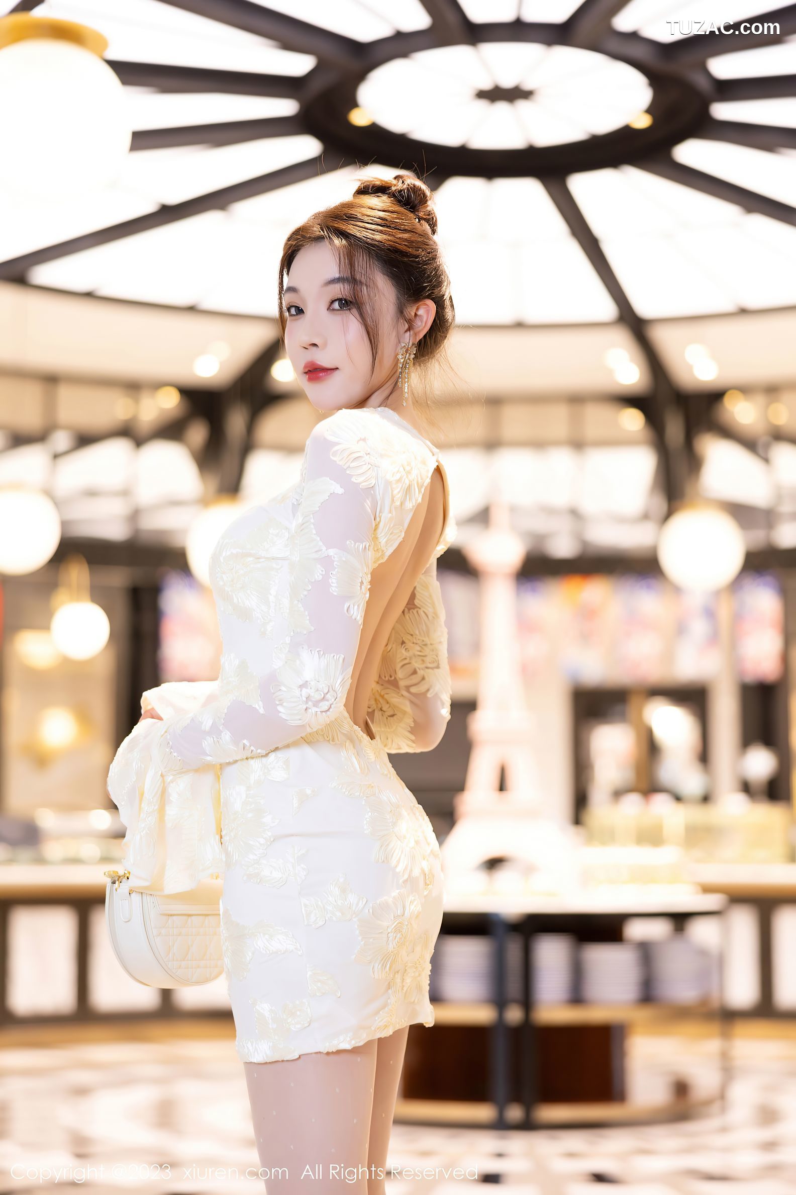 XiuRen秀人网-7476-徐莉芝Booty-安吉旅拍-白色连衣短裙-黄蕾丝情趣内衣黑丝-2023.10.08