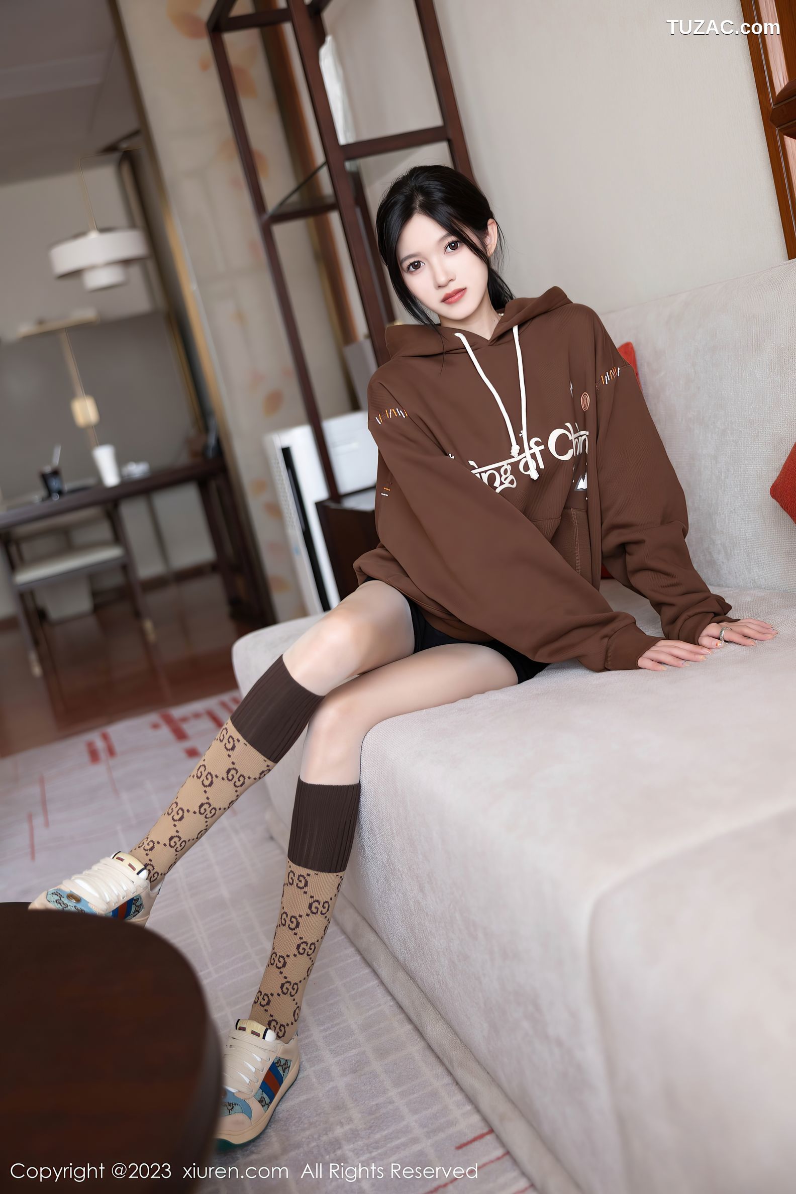 XiuRen秀人网-7488-程程程-咖啡色卫衣粉色内衣-2023.10.10