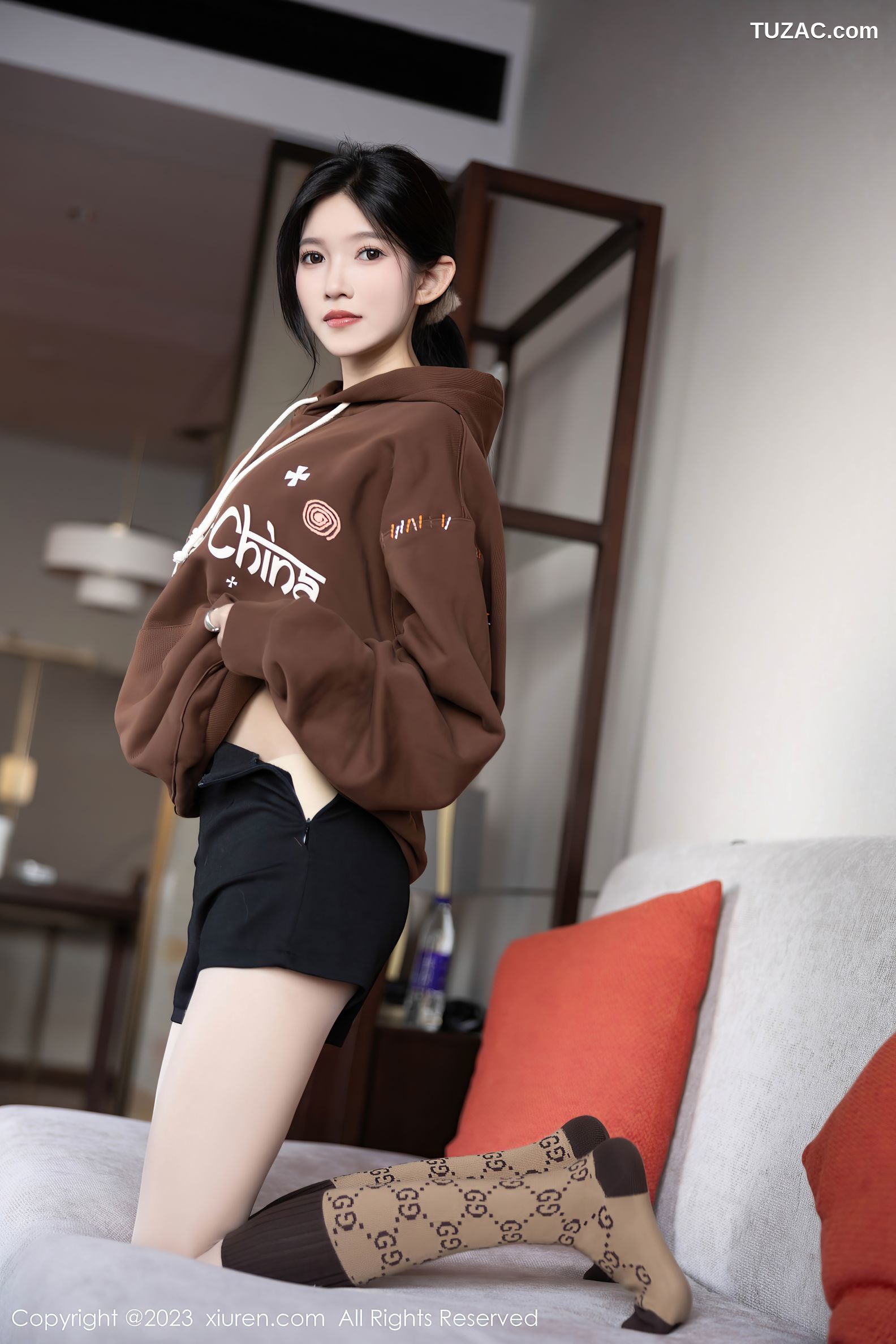 XiuRen秀人网-7488-程程程-咖啡色卫衣粉色内衣-2023.10.10