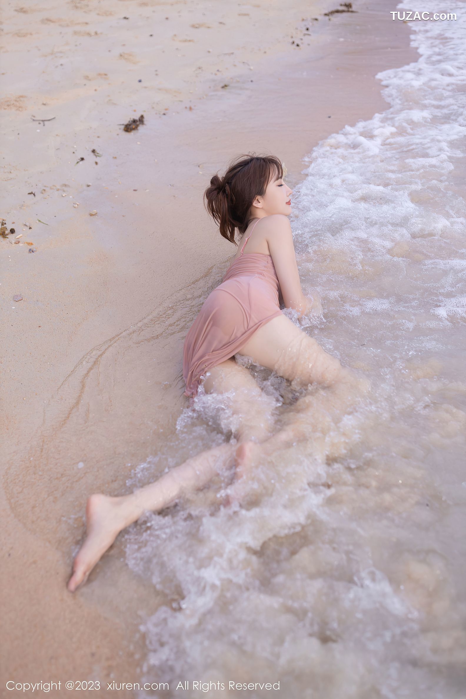 XiuRen秀人网-7501-陆萱萱-粉裙海边沙滩-2023.10.12
