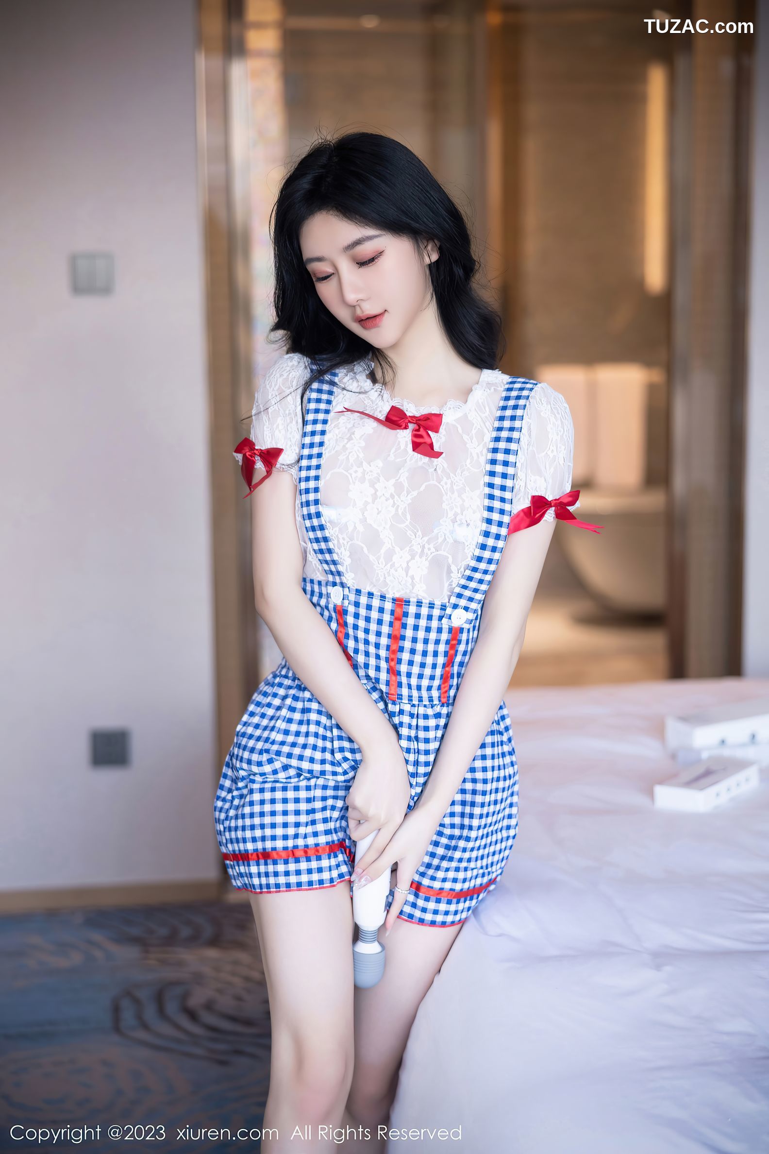 XiuRen秀人网-7509-幼幼-蓝白格子萝莉裙白色蕾丝衬衫爆乳-2023.10.13