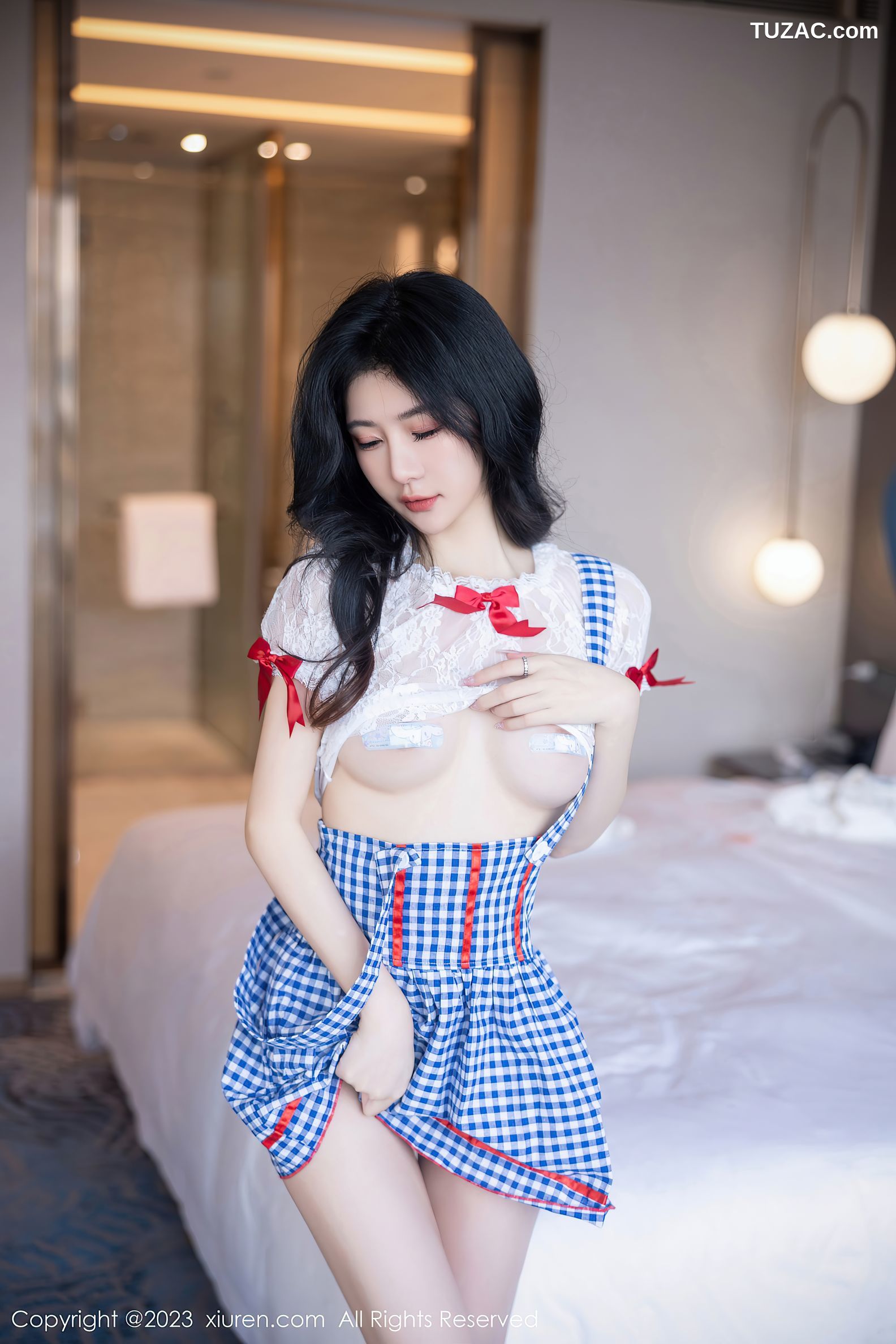 XiuRen秀人网-7509-幼幼-蓝白格子萝莉裙白色蕾丝衬衫爆乳-2023.10.13