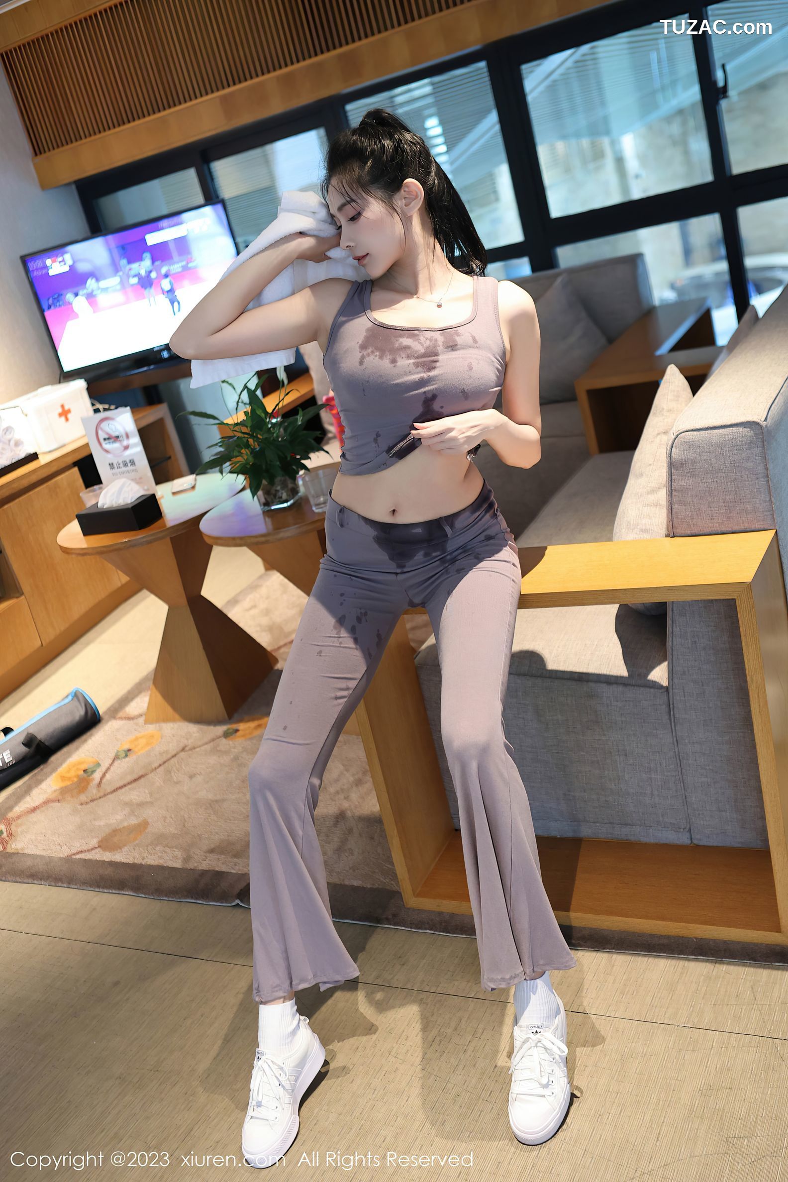 XiuRen秀人网-7512-草莓mm-灰色运动装健身房浴缸爆乳-2023.10.16