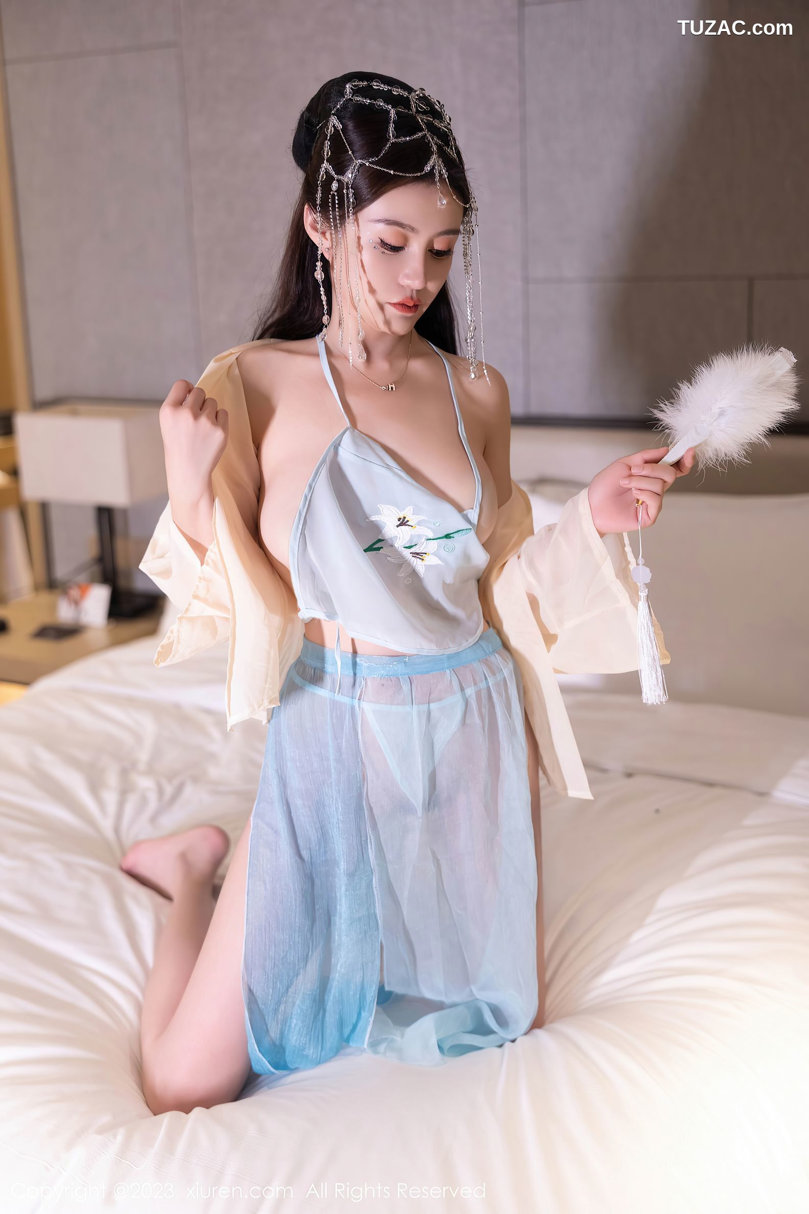 XiuRen秀人网-7514-唐宁宁-浅色古装服饰白肚兜-2023.10.16