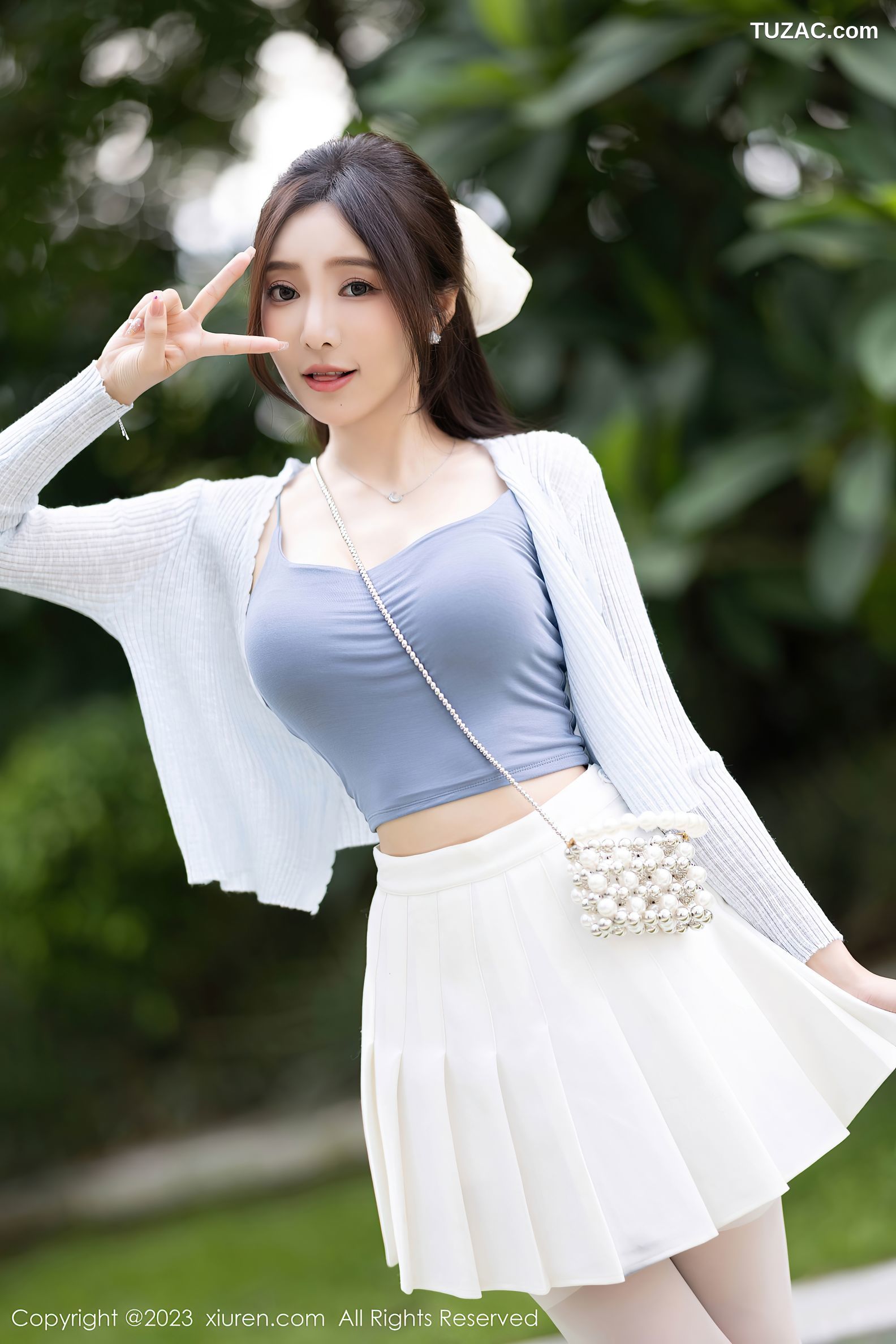 XiuRen秀人网-7515-王馨瑶yanni-安吉旅拍-白衬衫白色短裙灰色吊带内衣白丝-2023.10.16