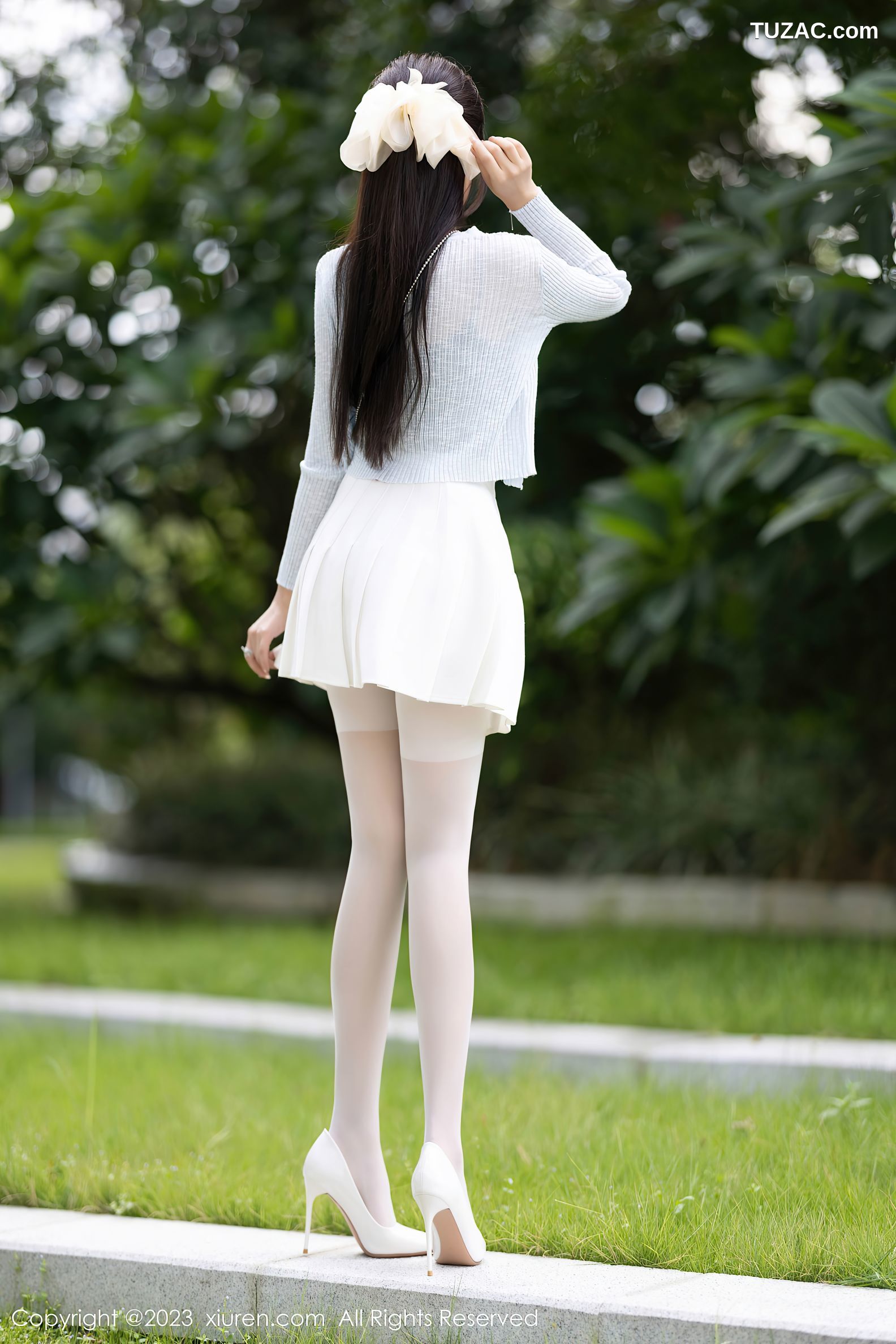 XiuRen秀人网-7515-王馨瑶yanni-安吉旅拍-白衬衫白色短裙灰色吊带内衣白丝-2023.10.16