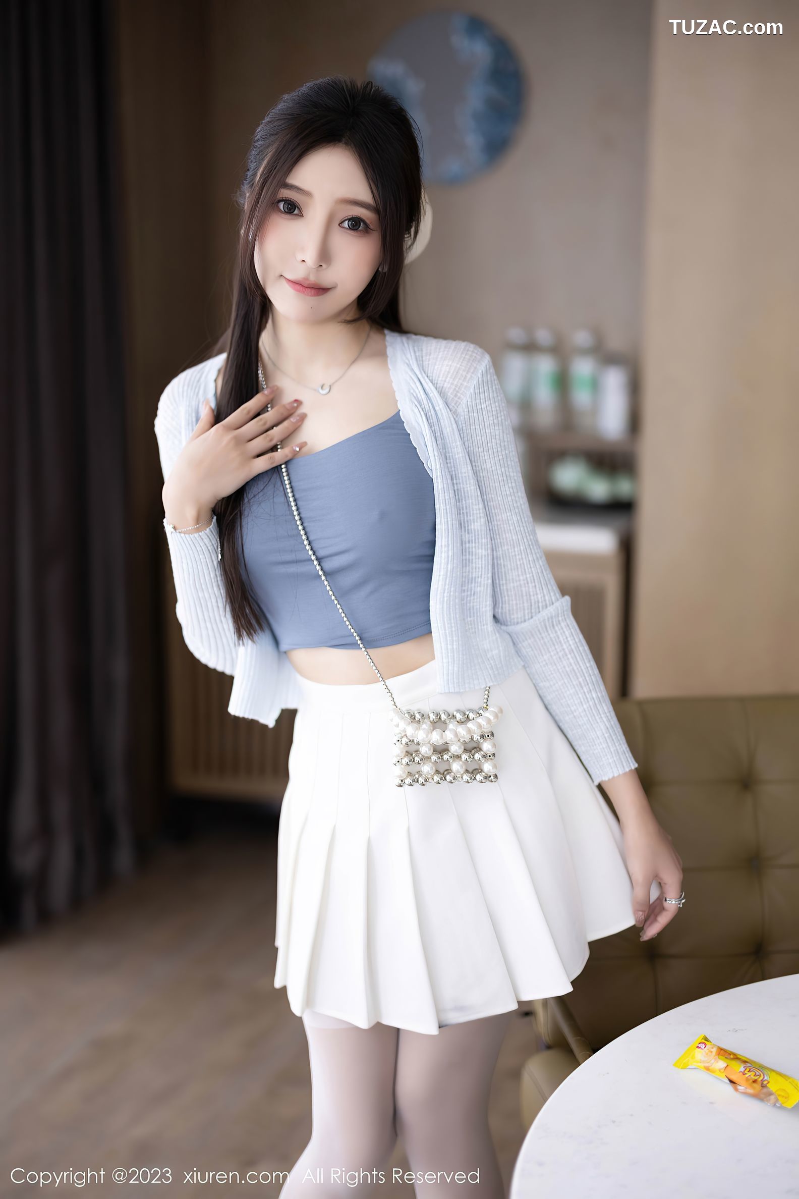 XiuRen秀人网-7515-王馨瑶yanni-安吉旅拍-白衬衫白色短裙灰色吊带内衣白丝-2023.10.16