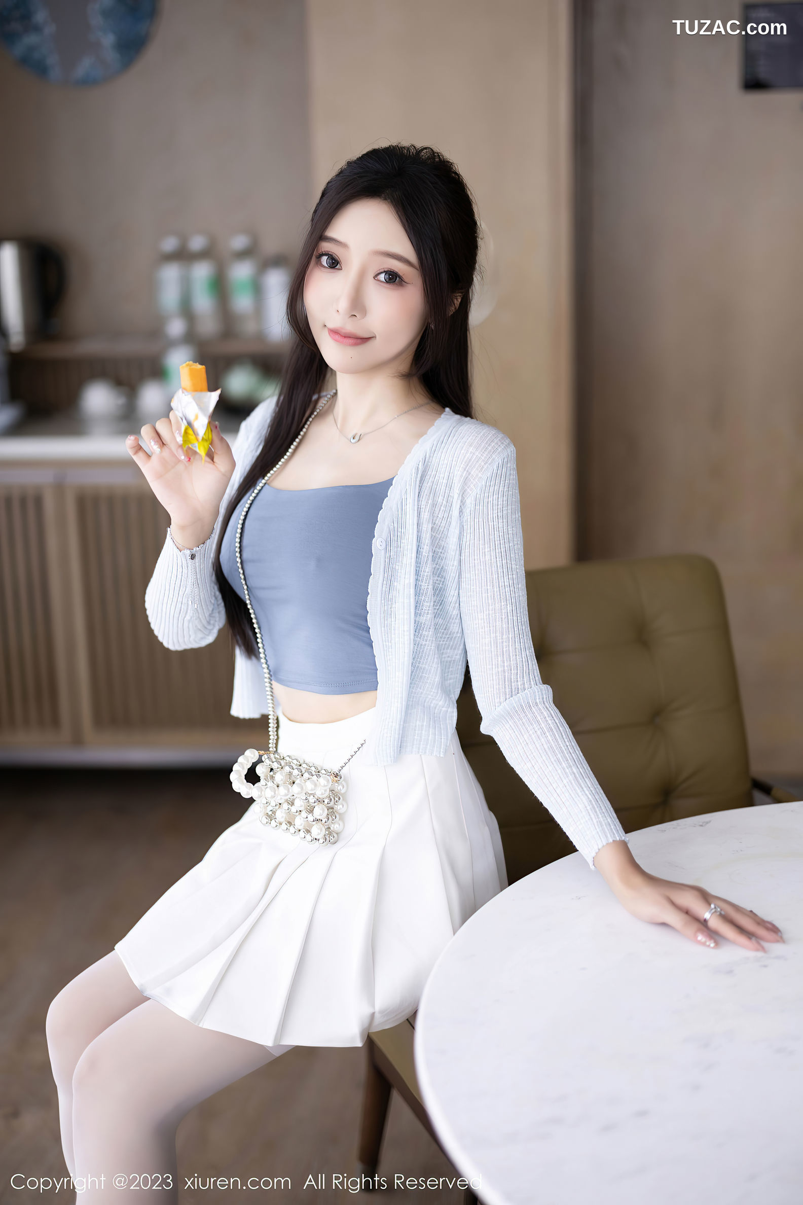 XiuRen秀人网-7515-王馨瑶yanni-安吉旅拍-白衬衫白色短裙灰色吊带内衣白丝-2023.10.16