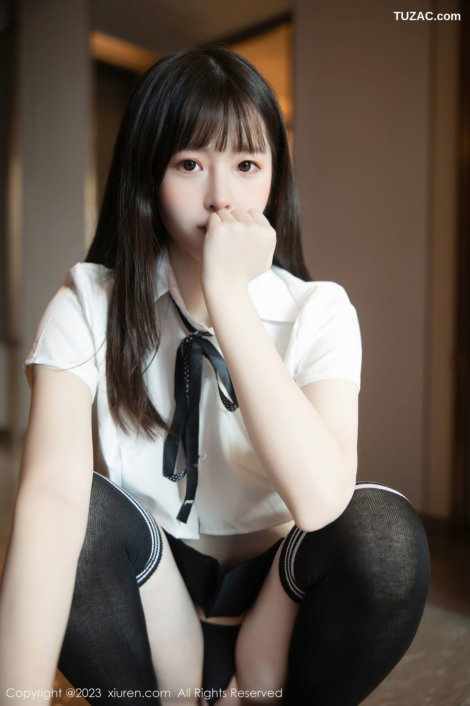 XiuRen秀人网-7534-林悠悠-白衬衫黑短裙黑袜学生装-2023.10.19