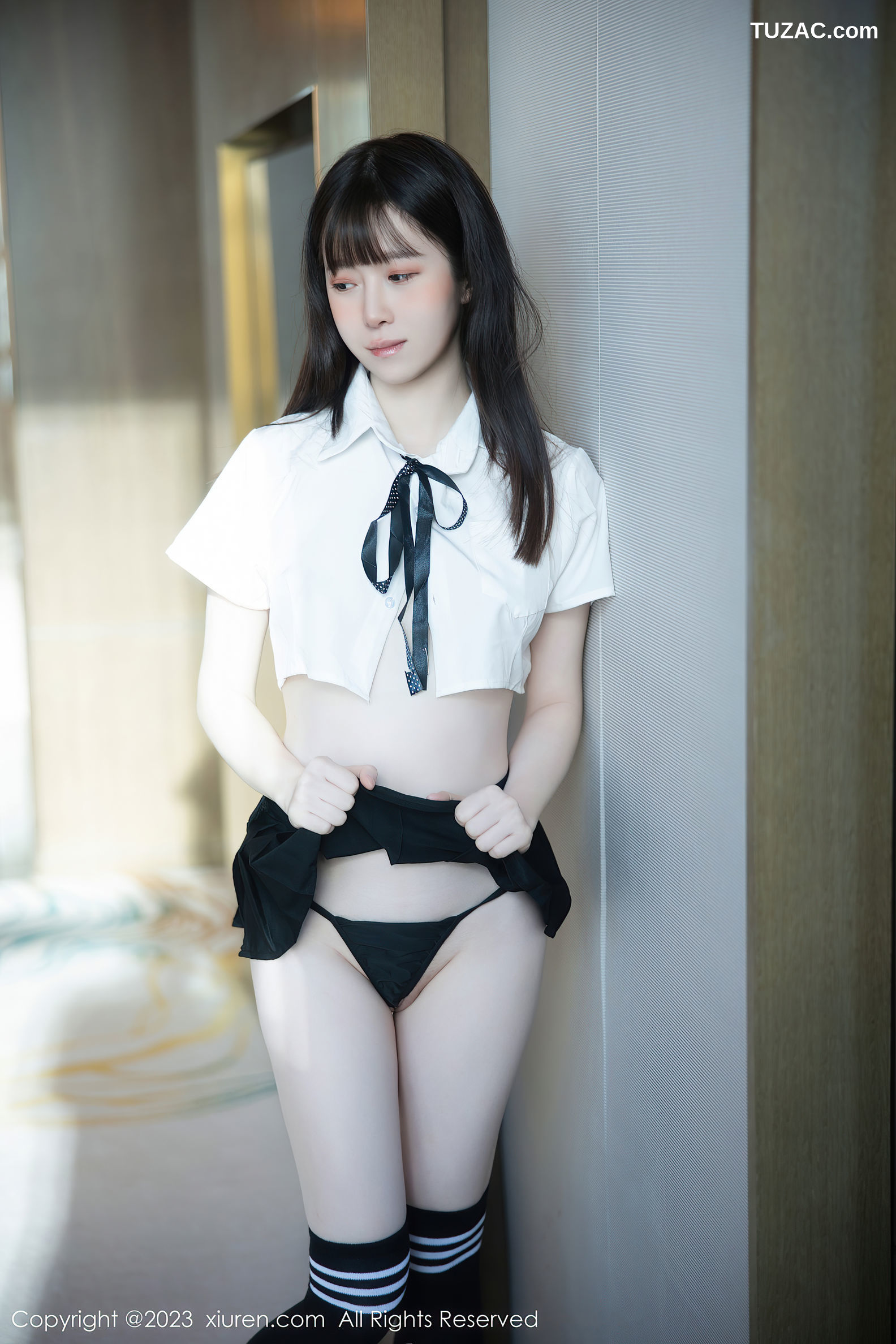 XiuRen秀人网-7534-林悠悠-白衬衫黑短裙黑袜学生装-2023.10.19