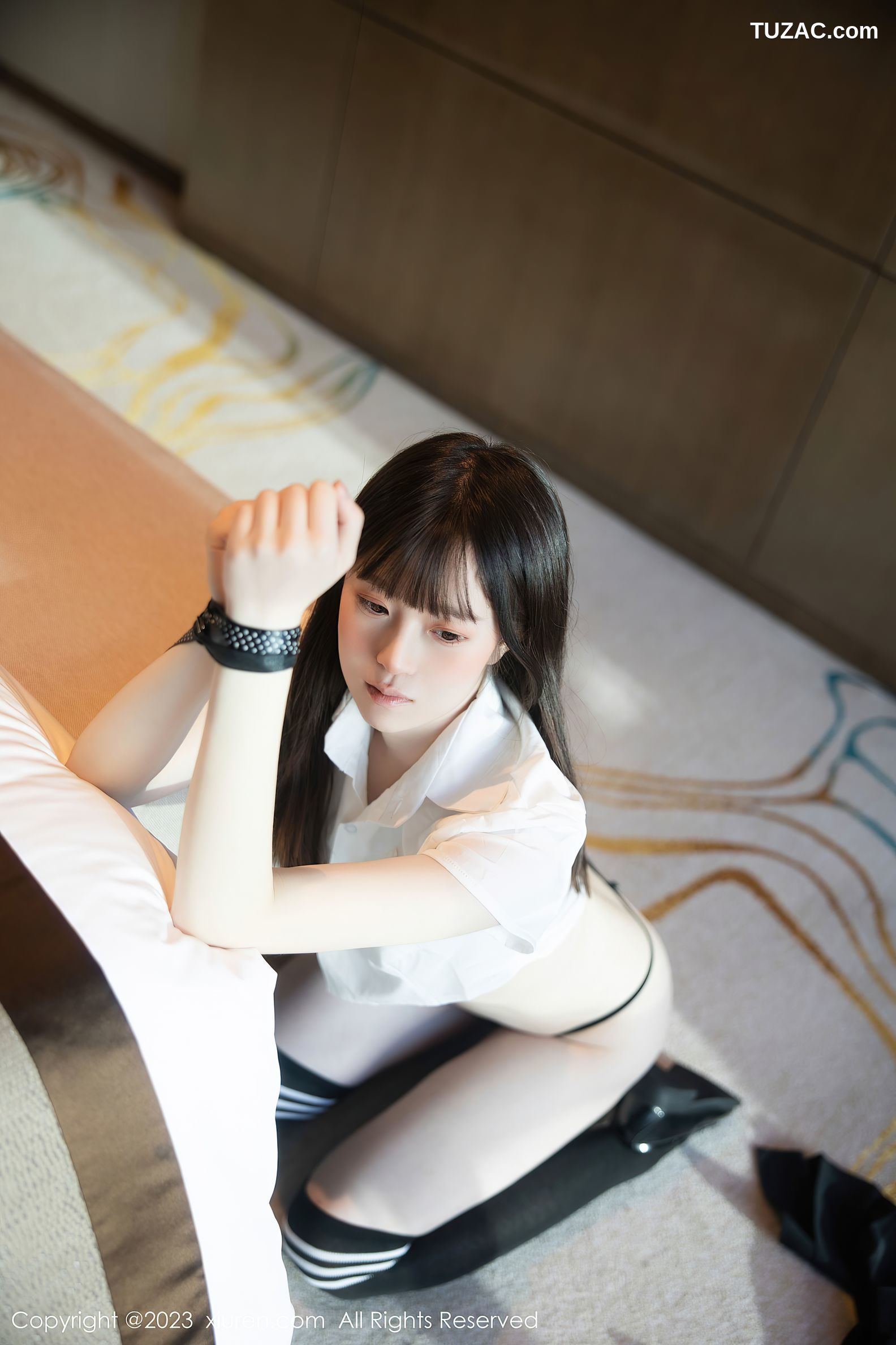 XiuRen秀人网-7534-林悠悠-白衬衫黑短裙黑袜学生装-2023.10.19