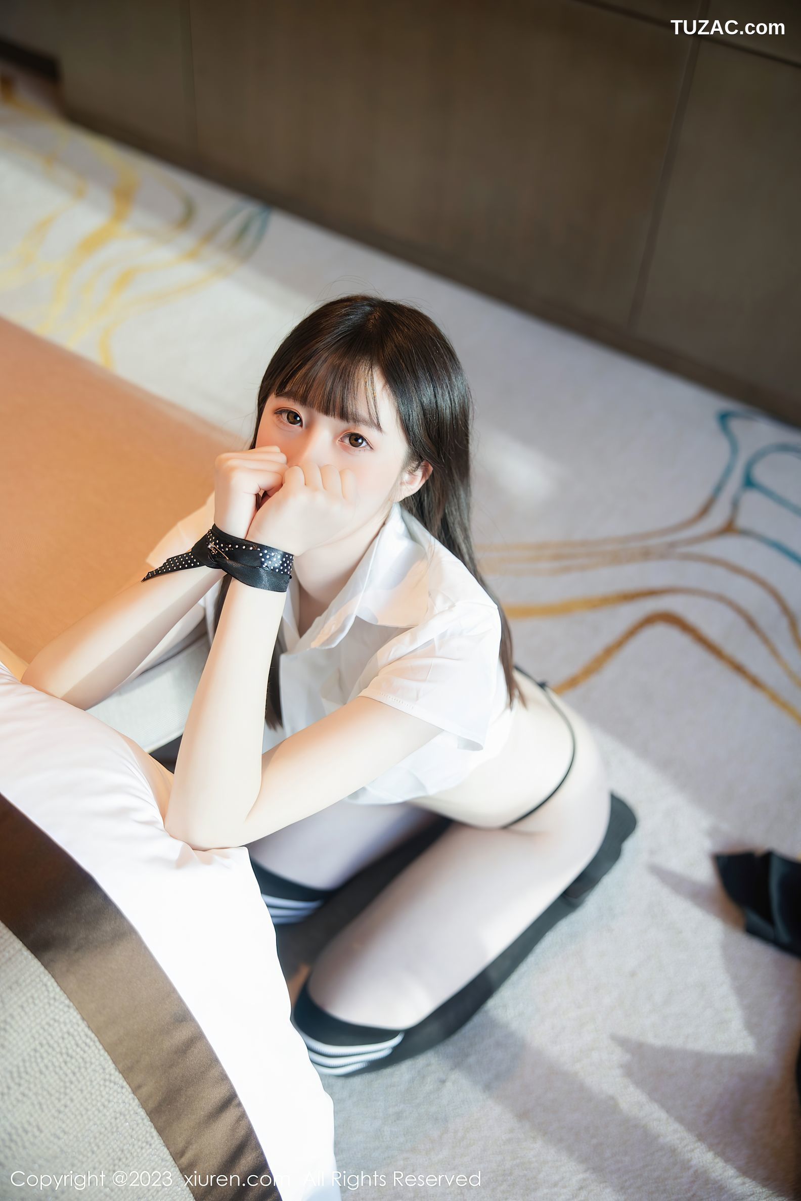 XiuRen秀人网-7534-林悠悠-白衬衫黑短裙黑袜学生装-2023.10.19