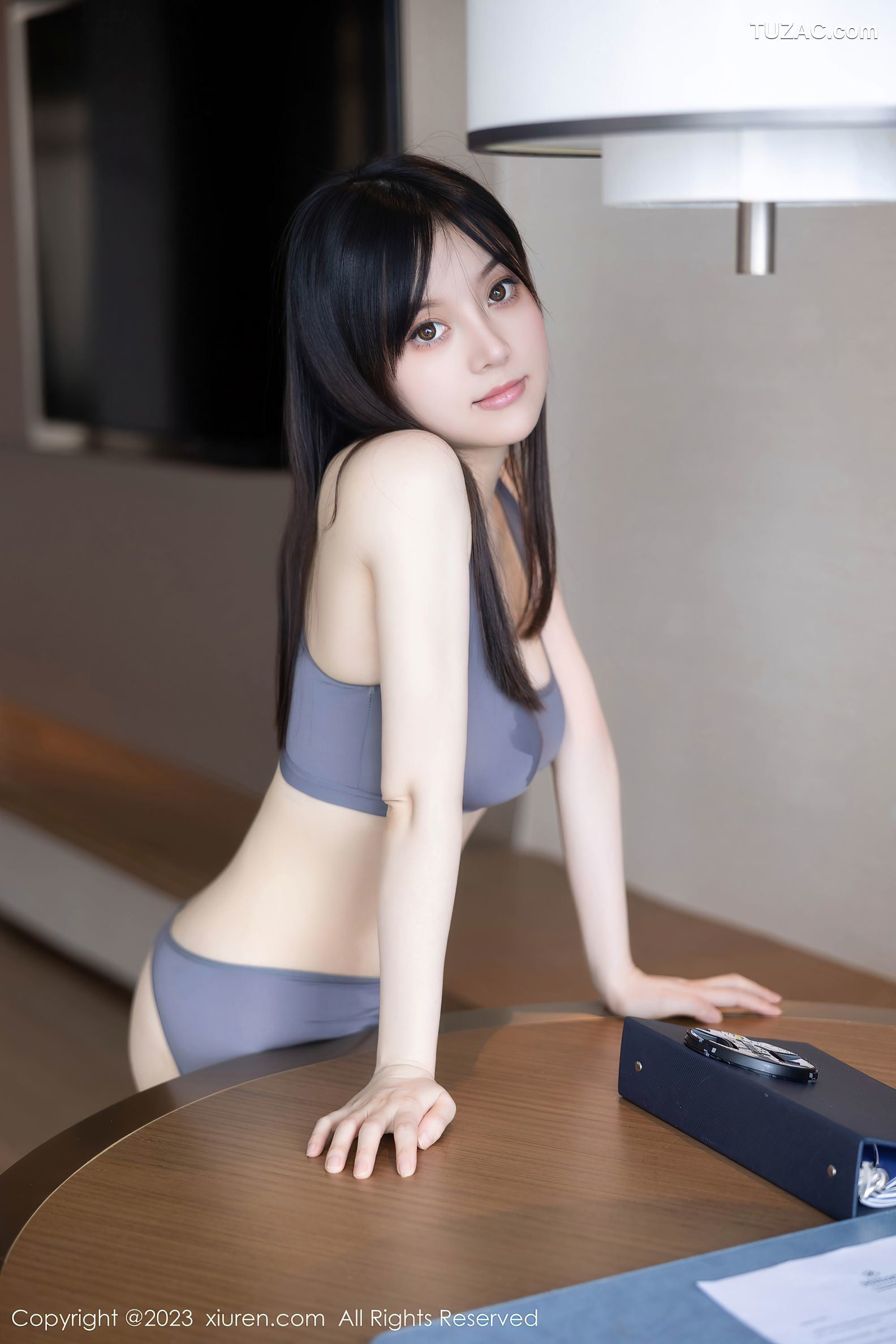 XiuRen秀人网-7543-豆瓣酱-灰色运动瑜伽服饰-2023.10.20